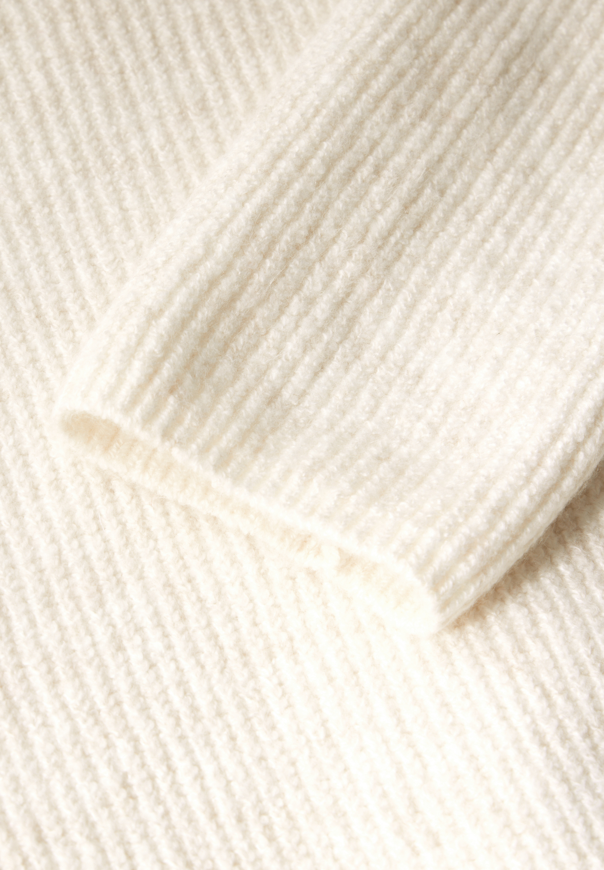 Kleid mit Rollkragen