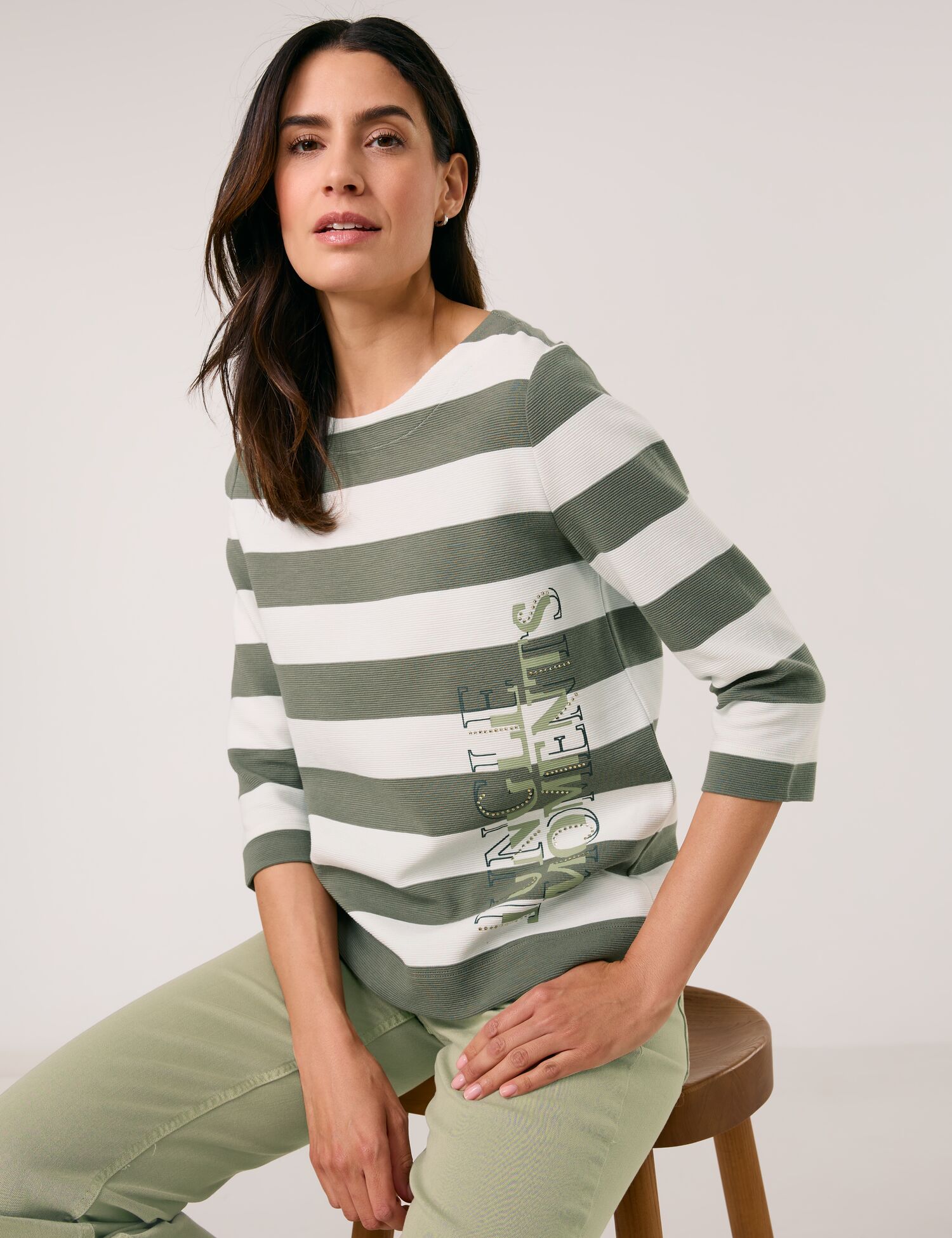 3/4 Arm Shirt mit Ziersteinchen und Struktur