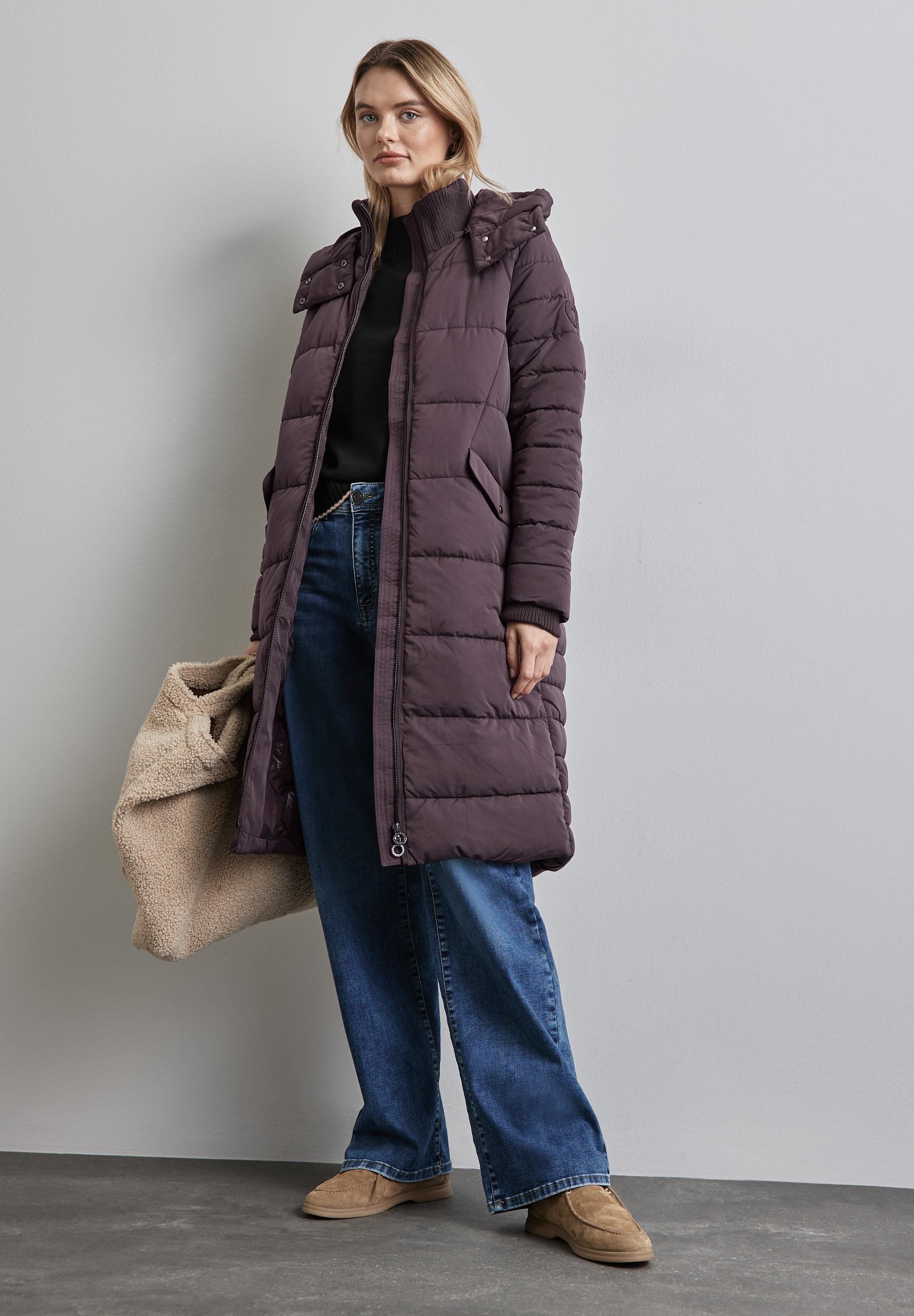 Gefütterte lange Jacke
