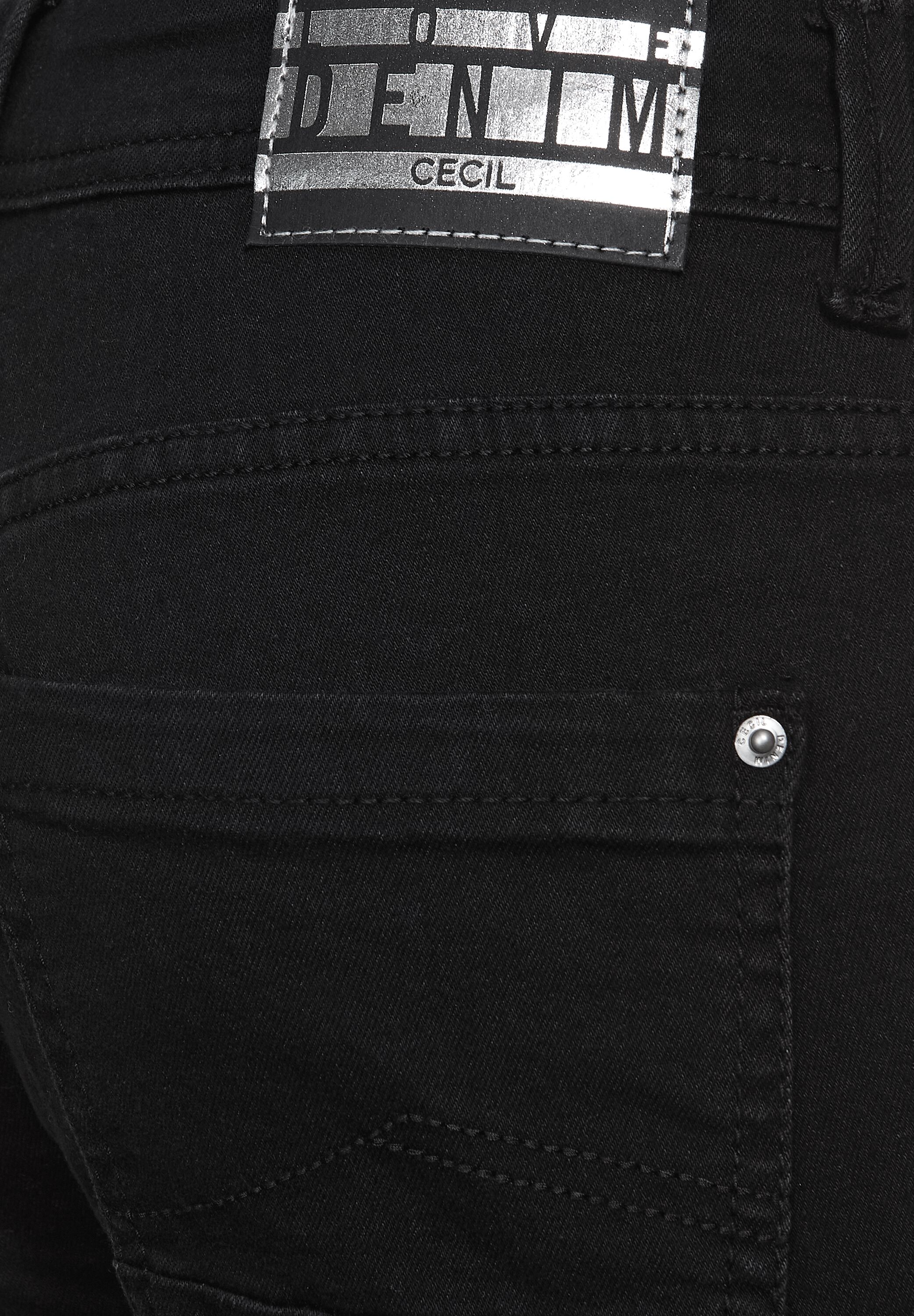 Loose Fit Jeans