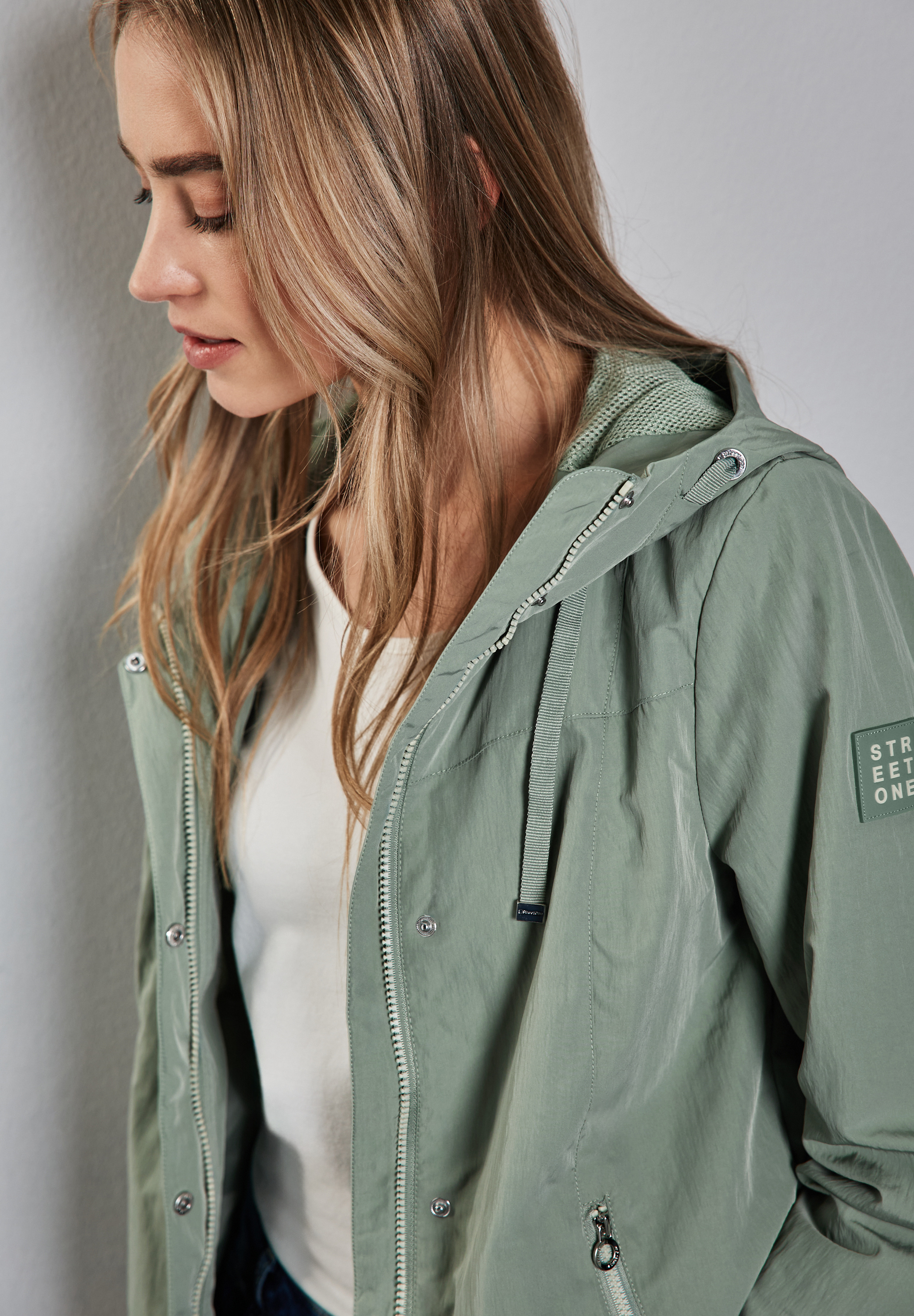 Moderner Windbreaker