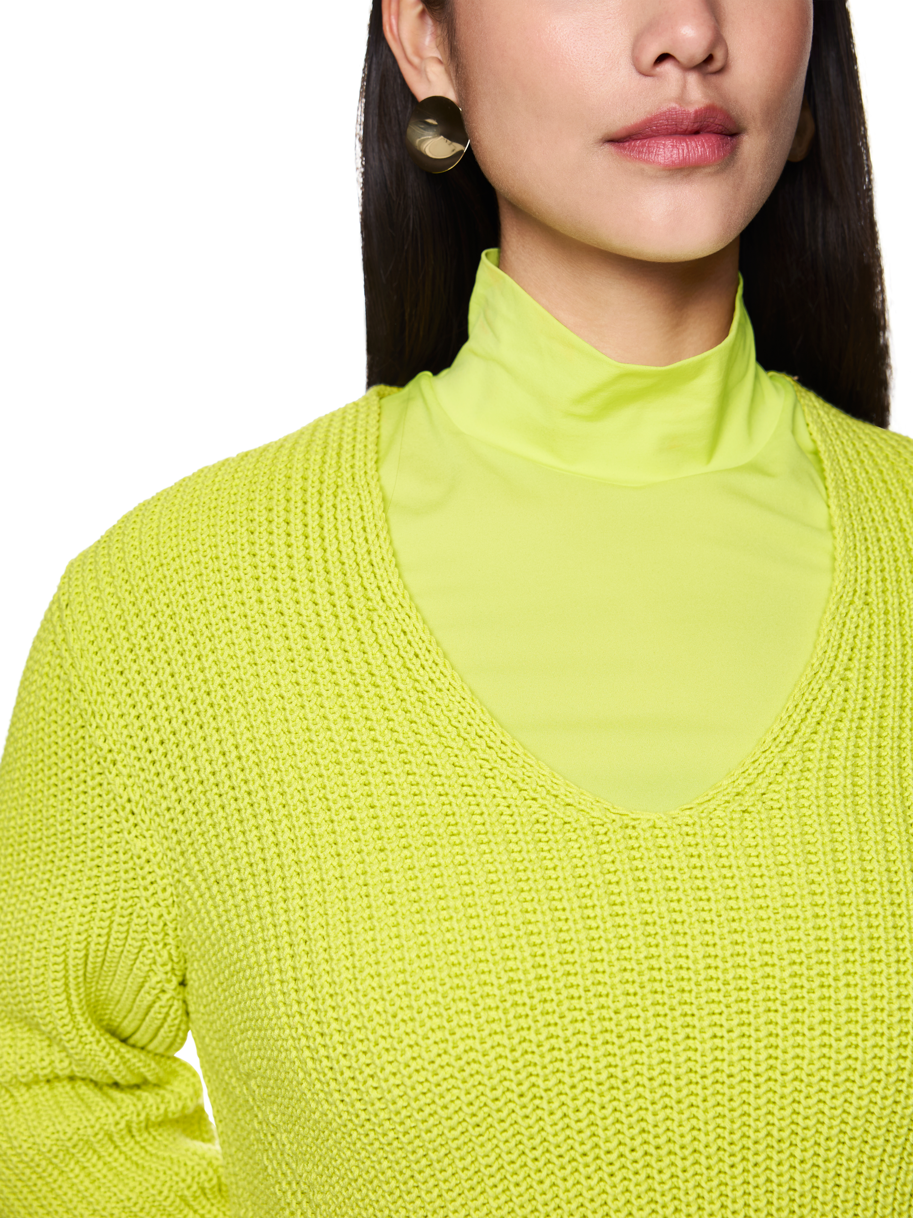 V-Neck-Pullover Knitted in Germany