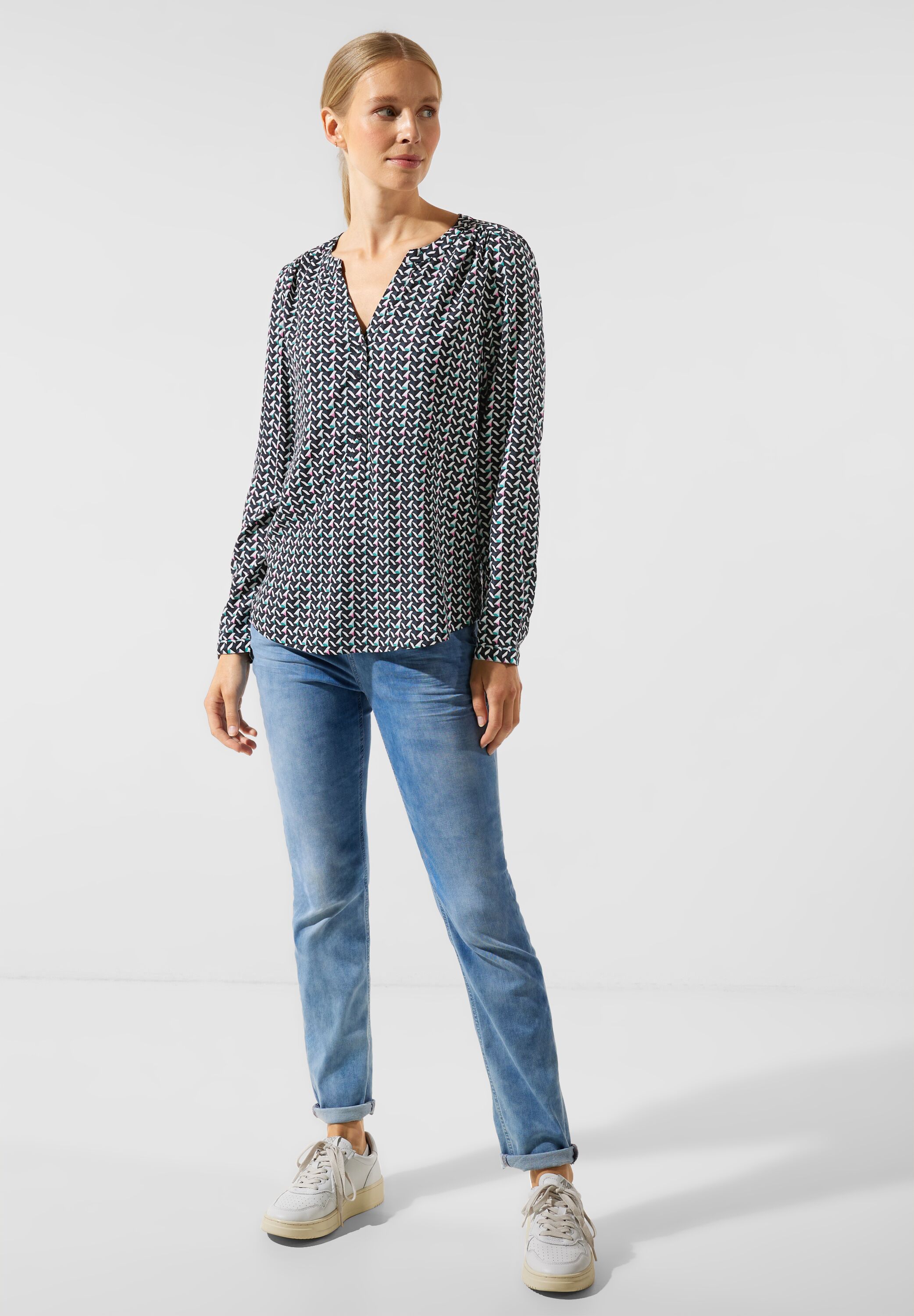 Bluse mit grafischem Muster