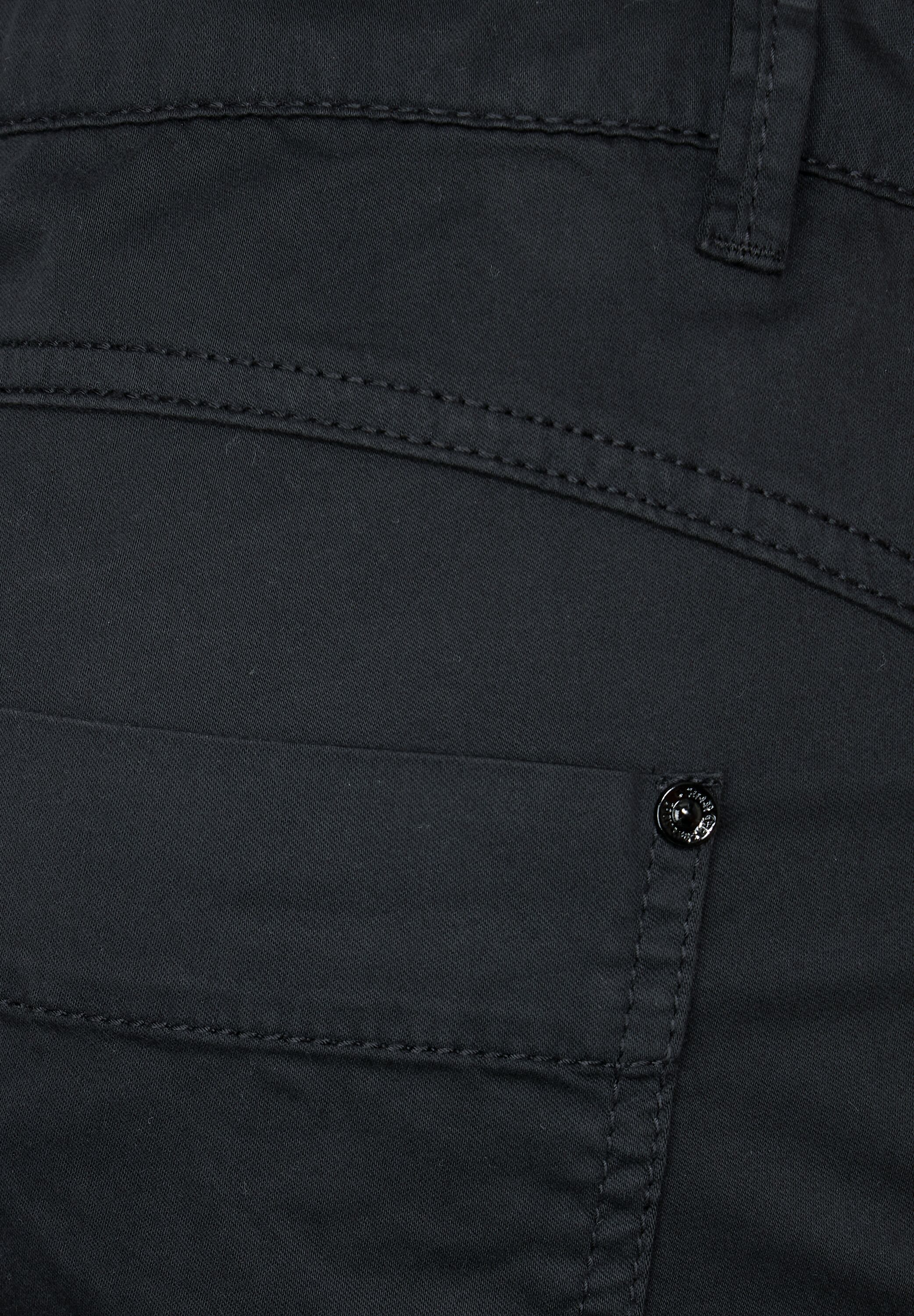 Casual Fit Hose
