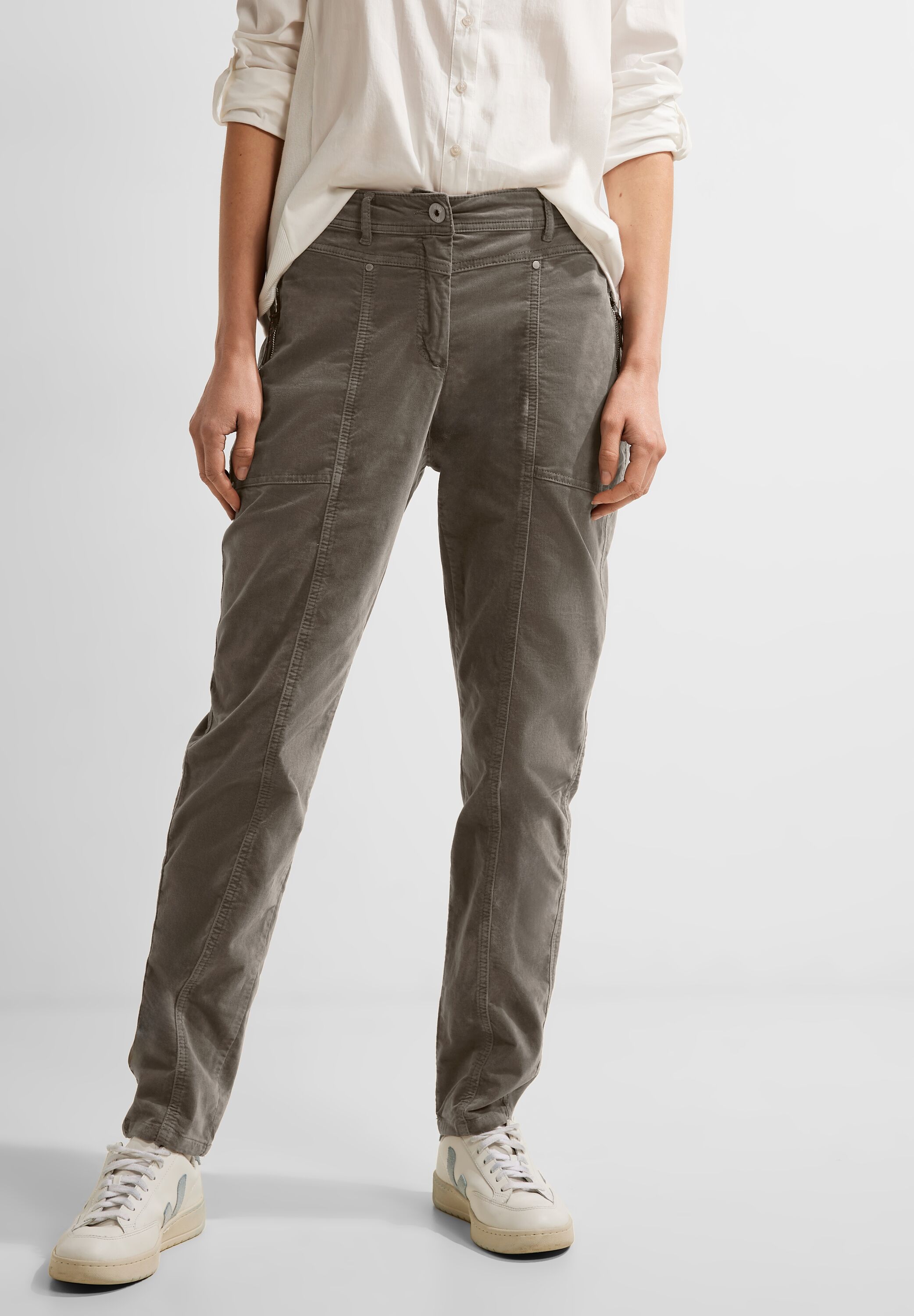 Casual Fit Hose