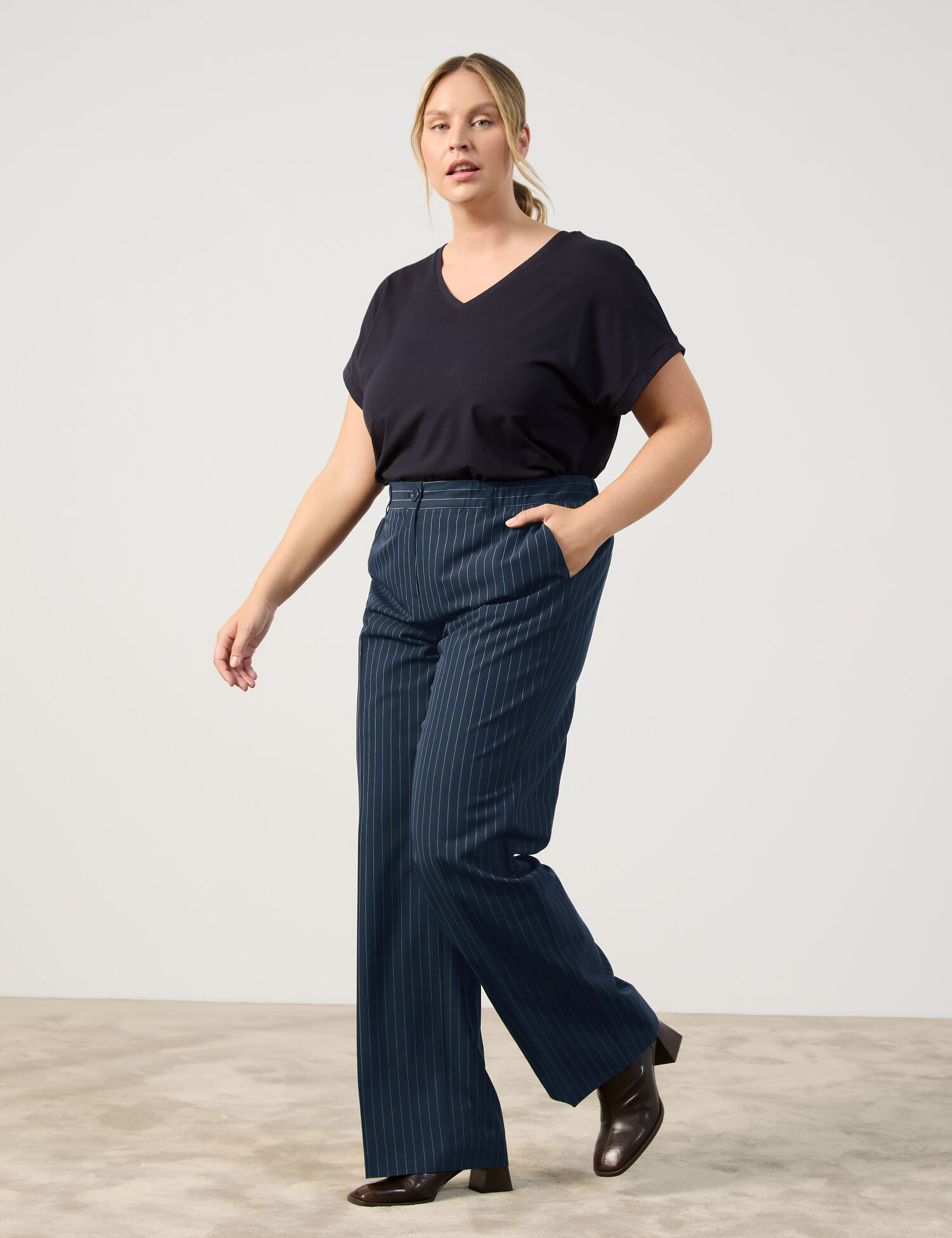 Weite Hose mit Nadelstreifen Carlotta