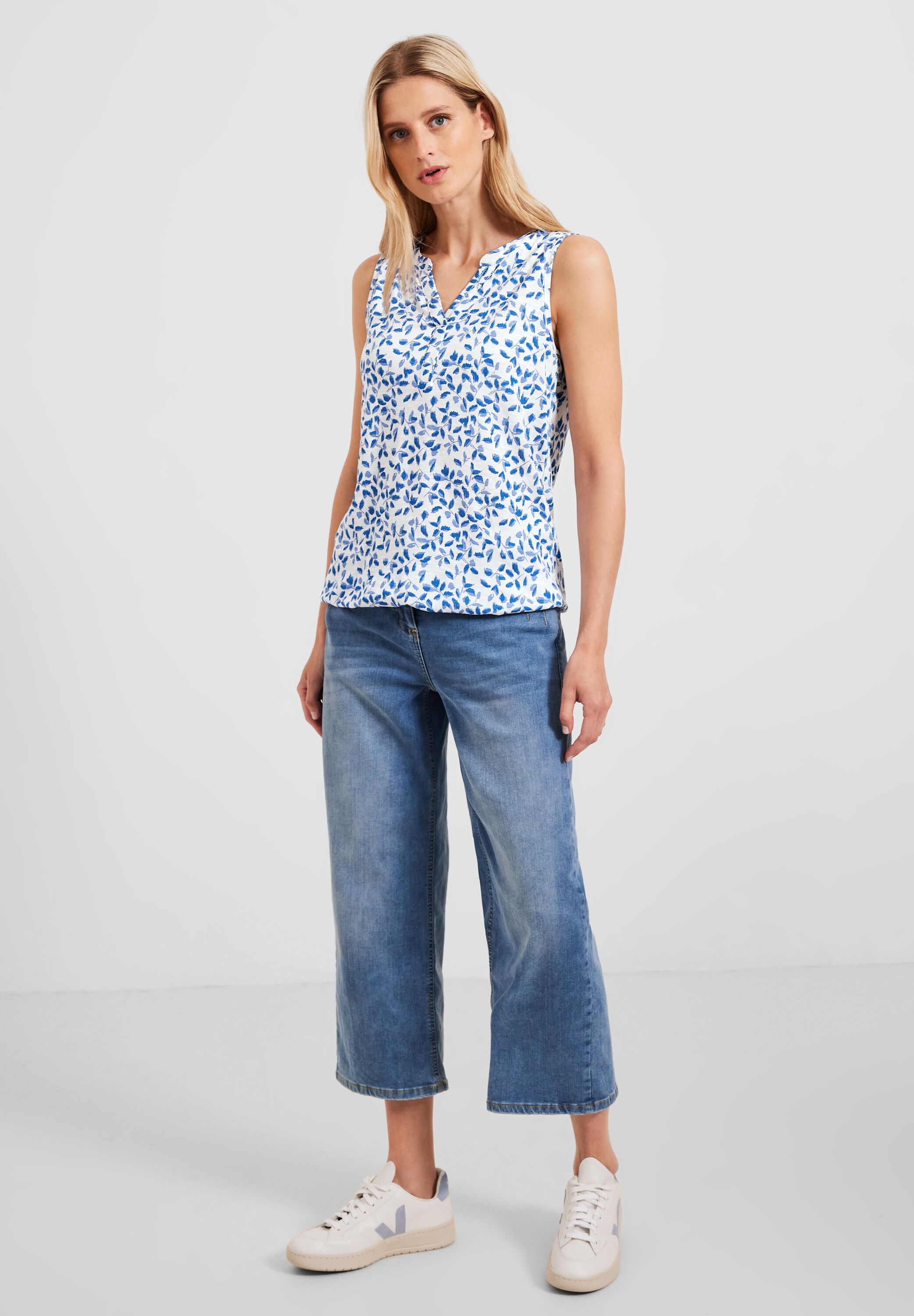 Top mit Minimalmuster