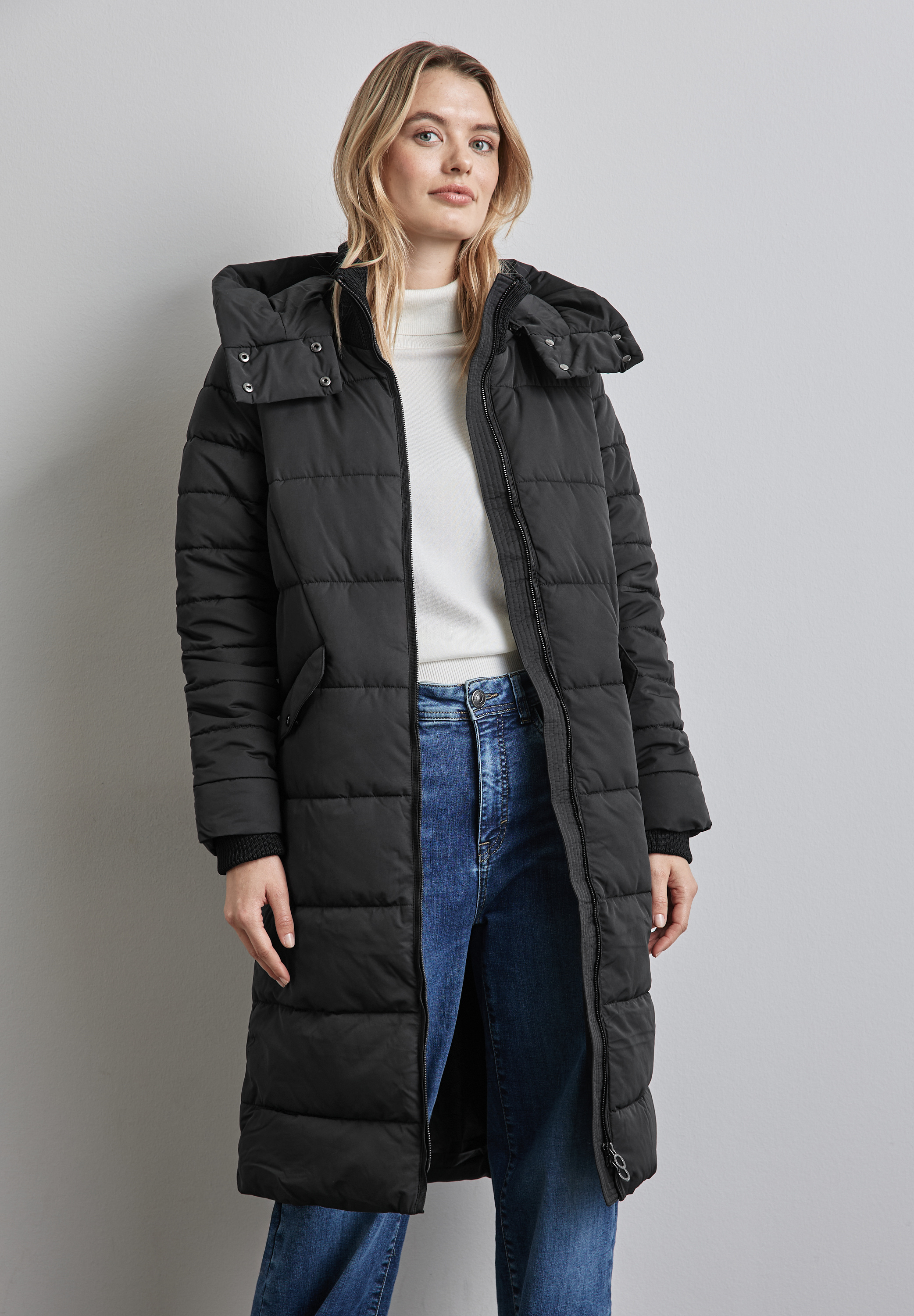 Gefütterte lange Jacke