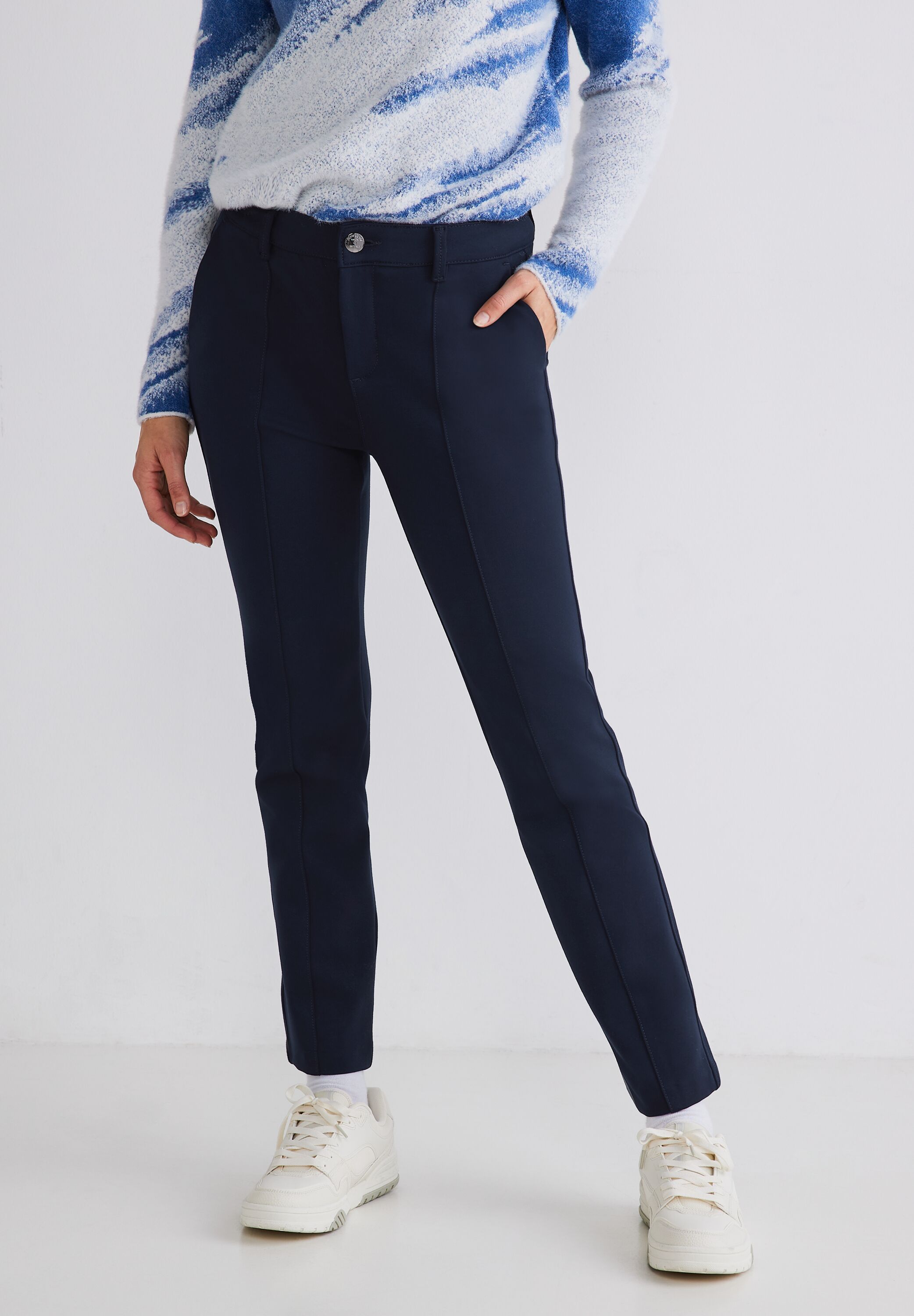 Casual Fit Chinohose