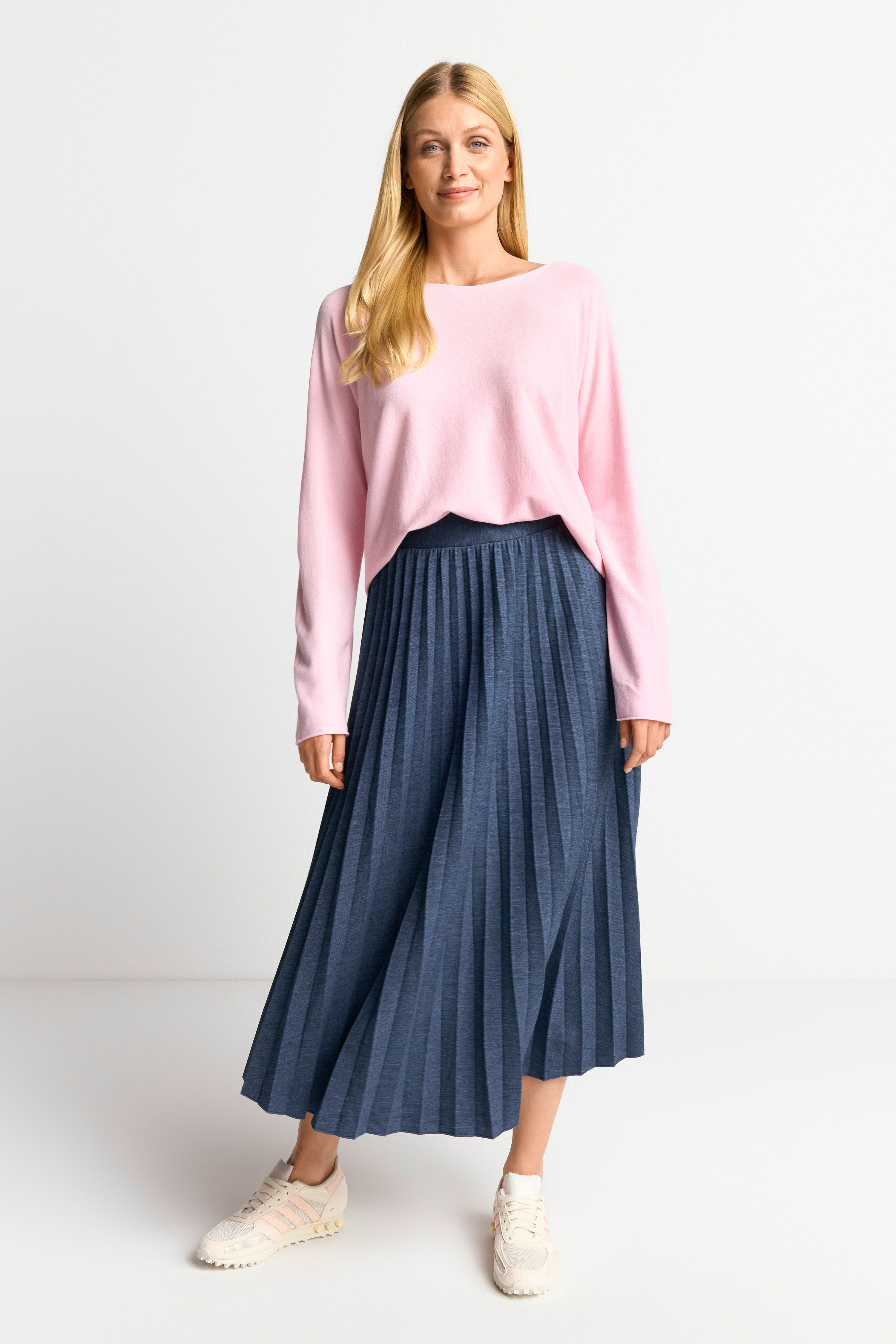Seamless boat neck