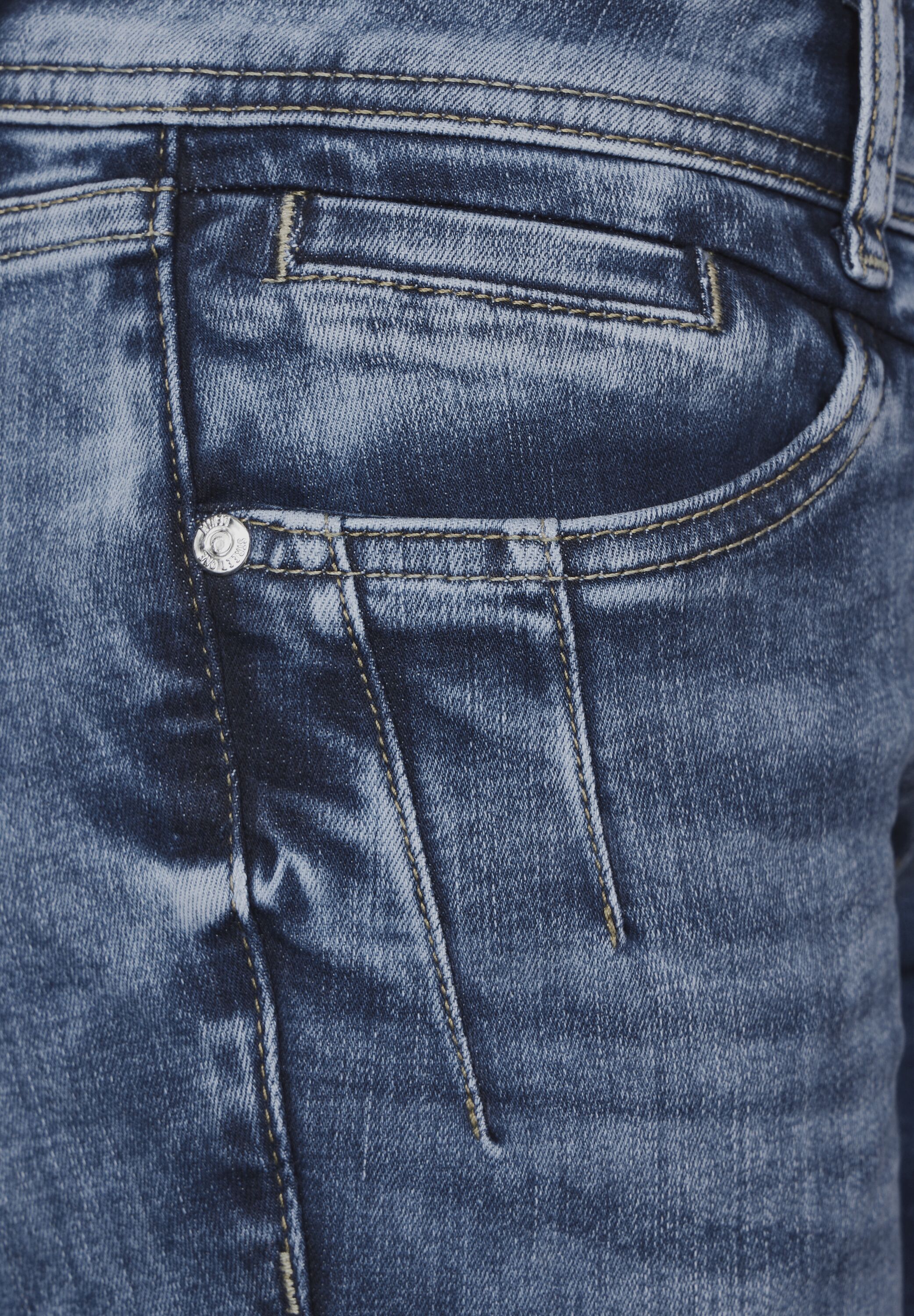 Casual Fit Jeans