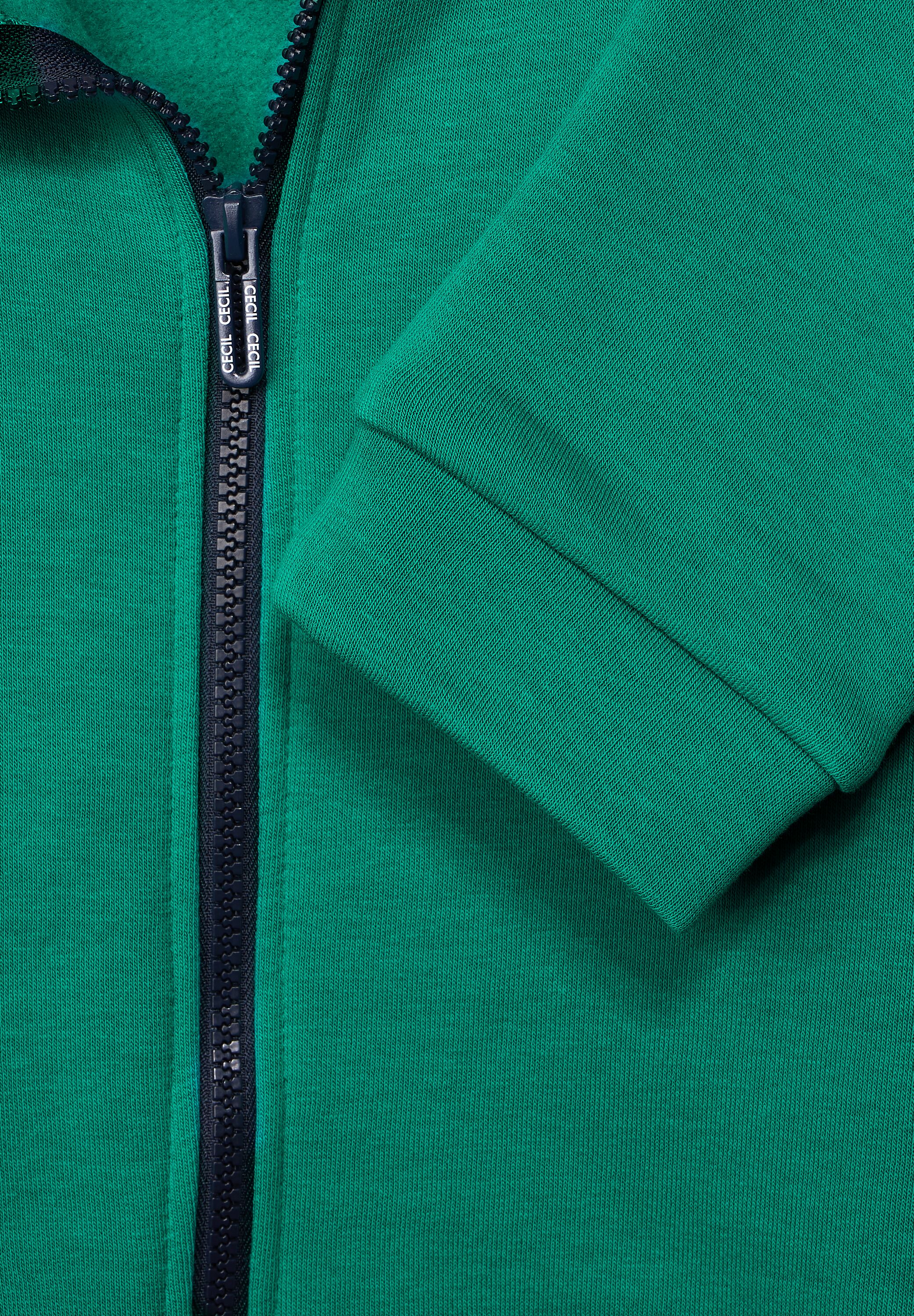Materialmix Strickjacke