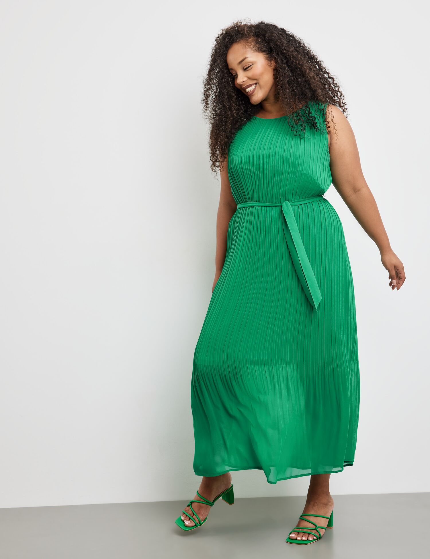 Ärmelloses Plisseekleid