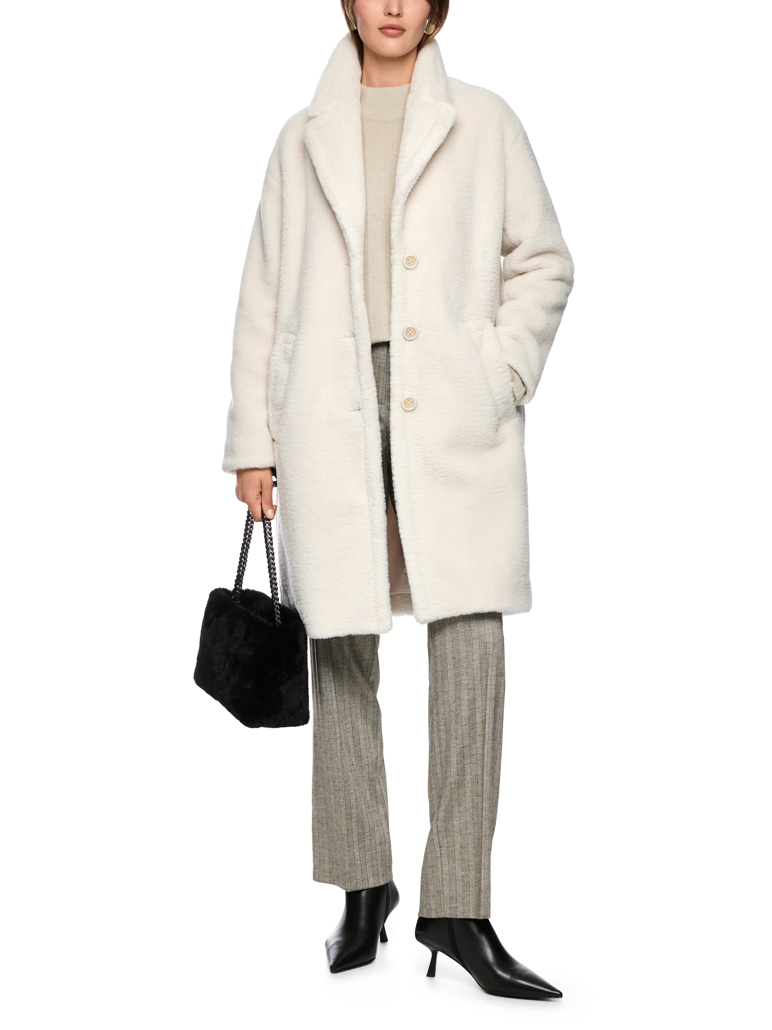 Fake Fur Mantel in Oversized-Form