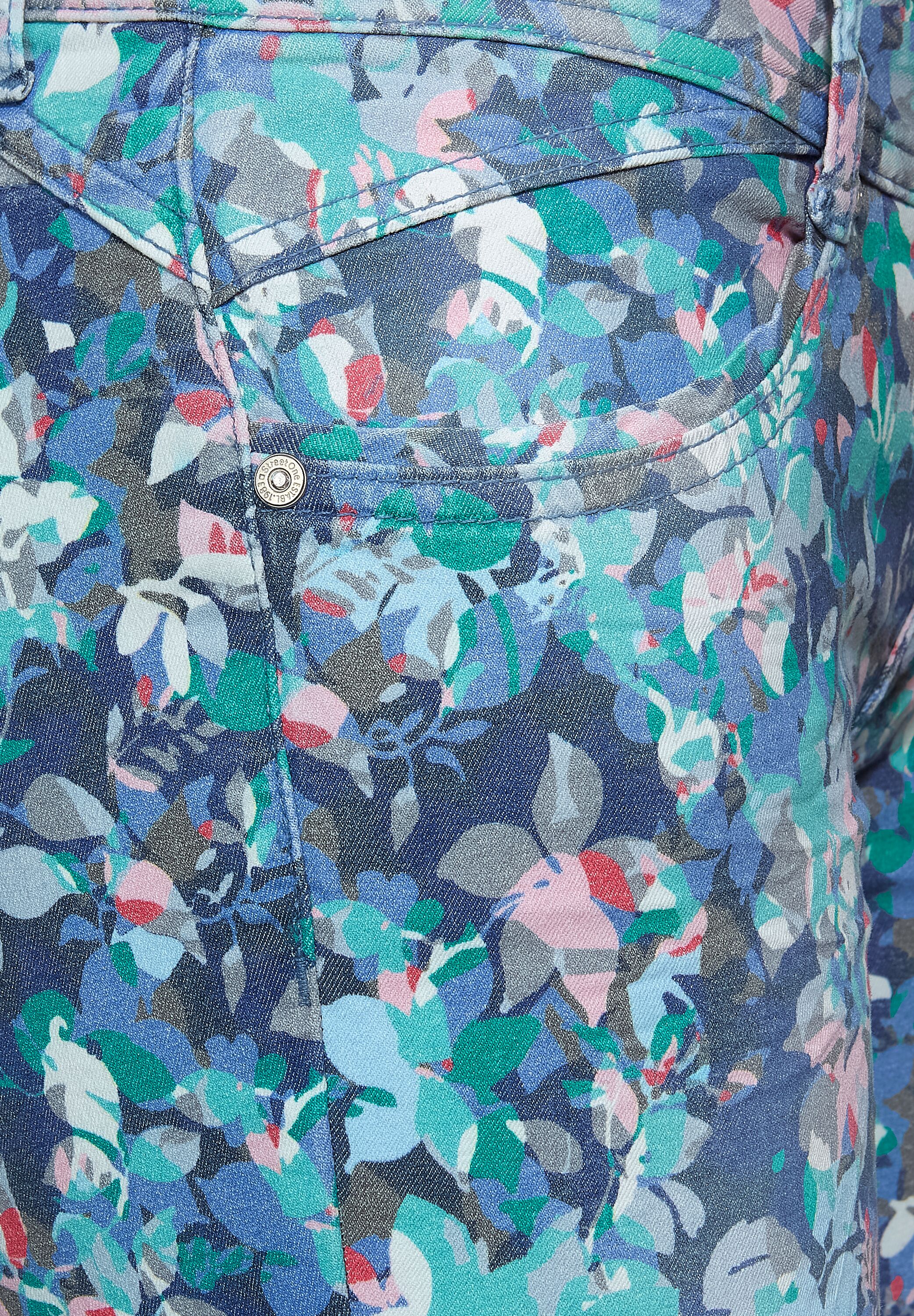 Hose mit Blumen Print