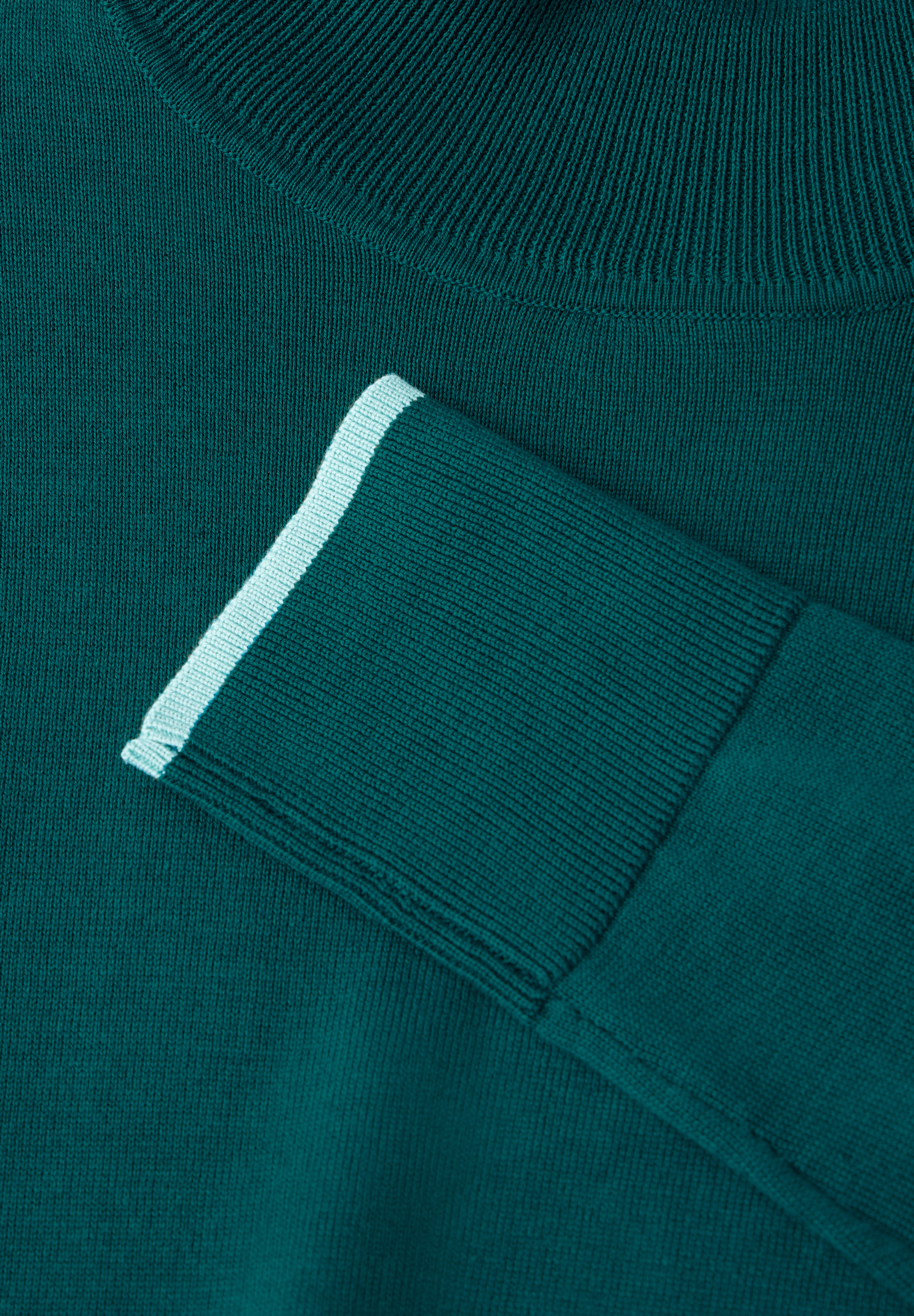 Basic Rollkragen-Pullover