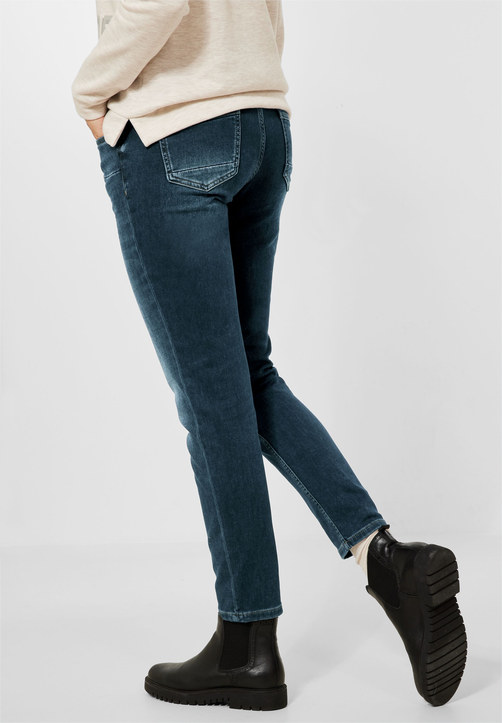 Casual Fit Jeans