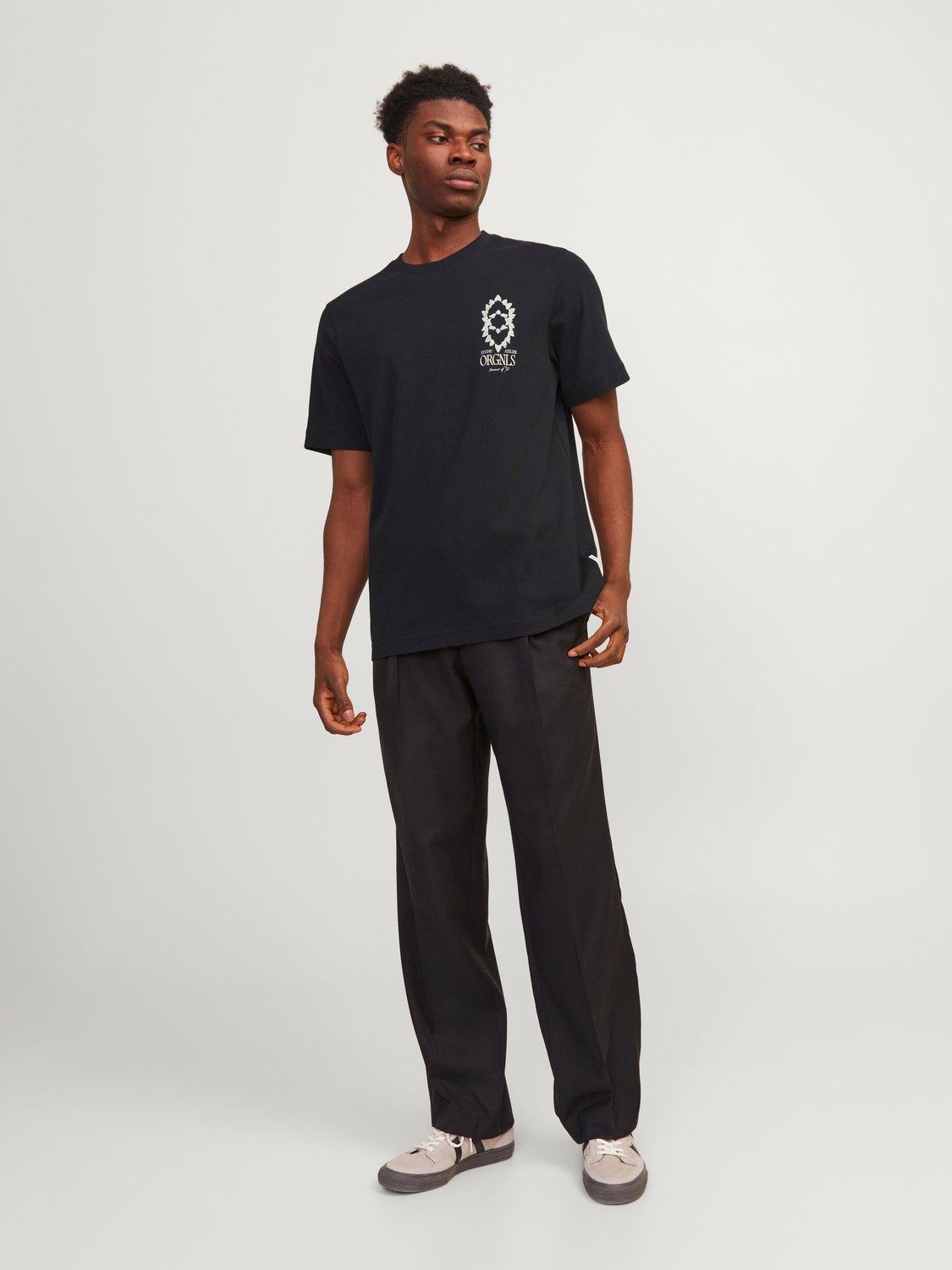 JORNOTO GRAPHIC CHEST TEE SS C.N LN