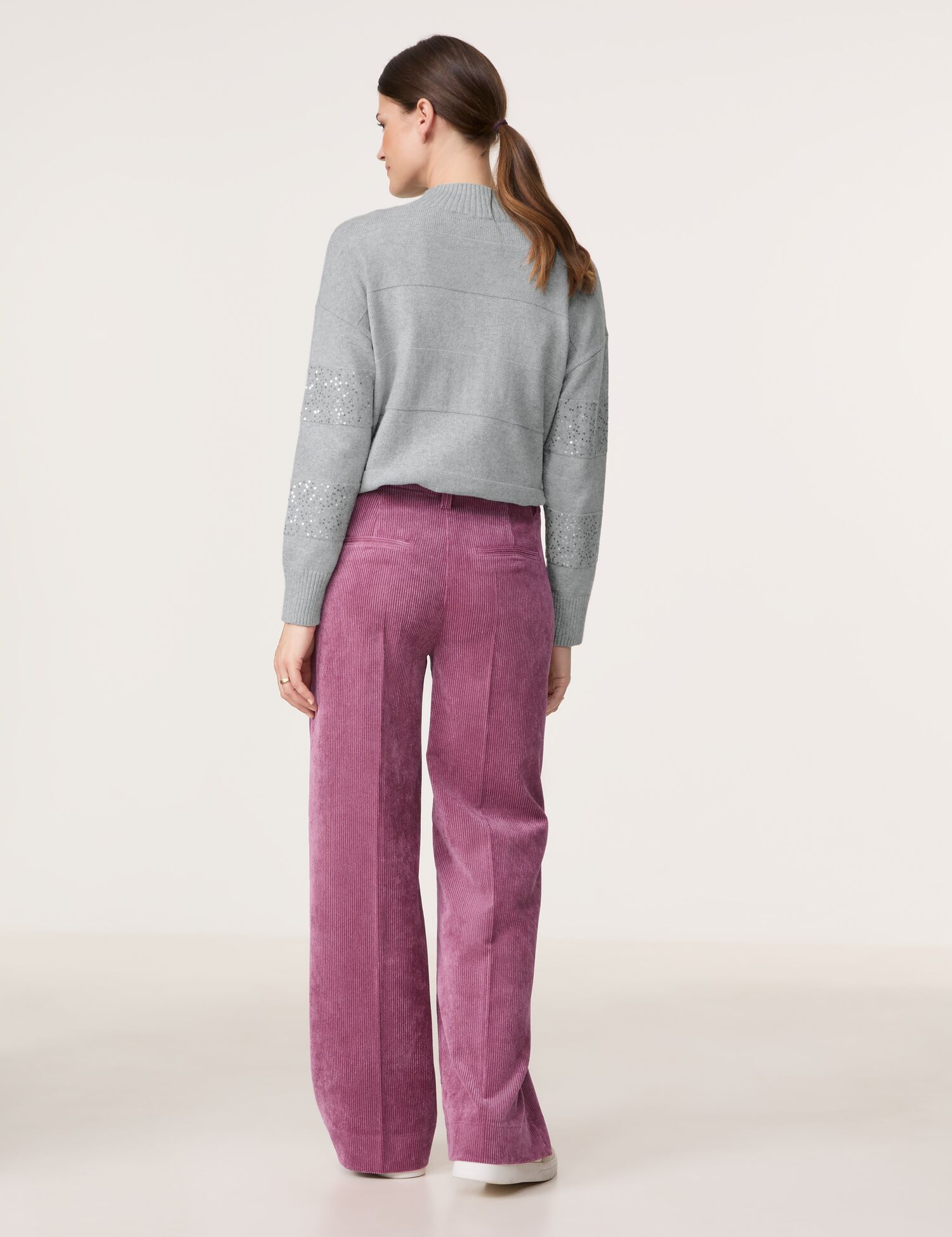 Cordhose mit weitem Bein