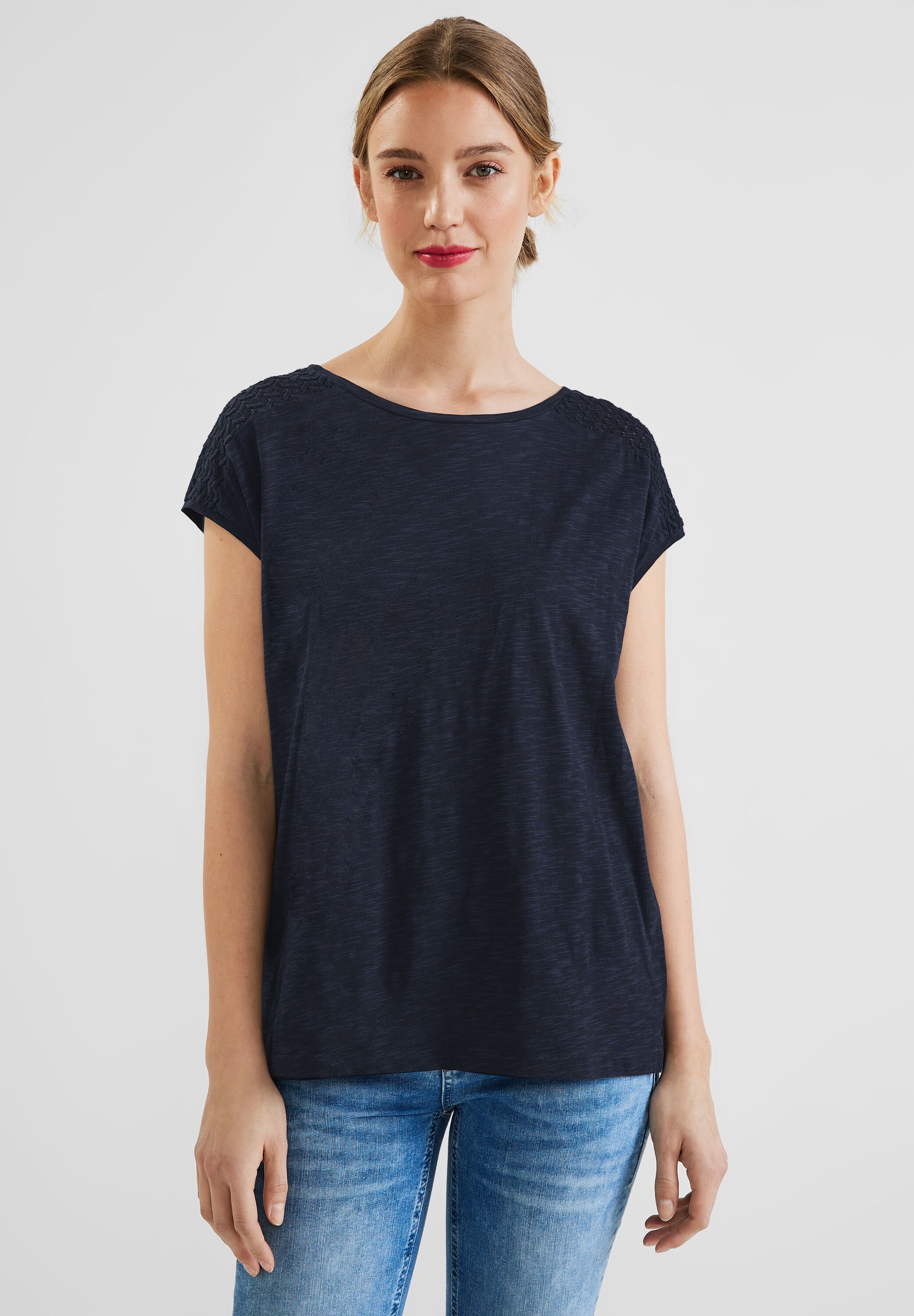 Shirt mit Spitzeneinsatz