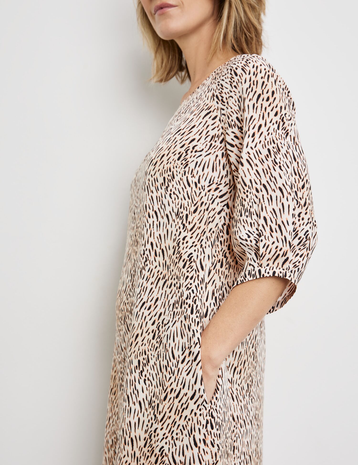 Fließendes Kleid