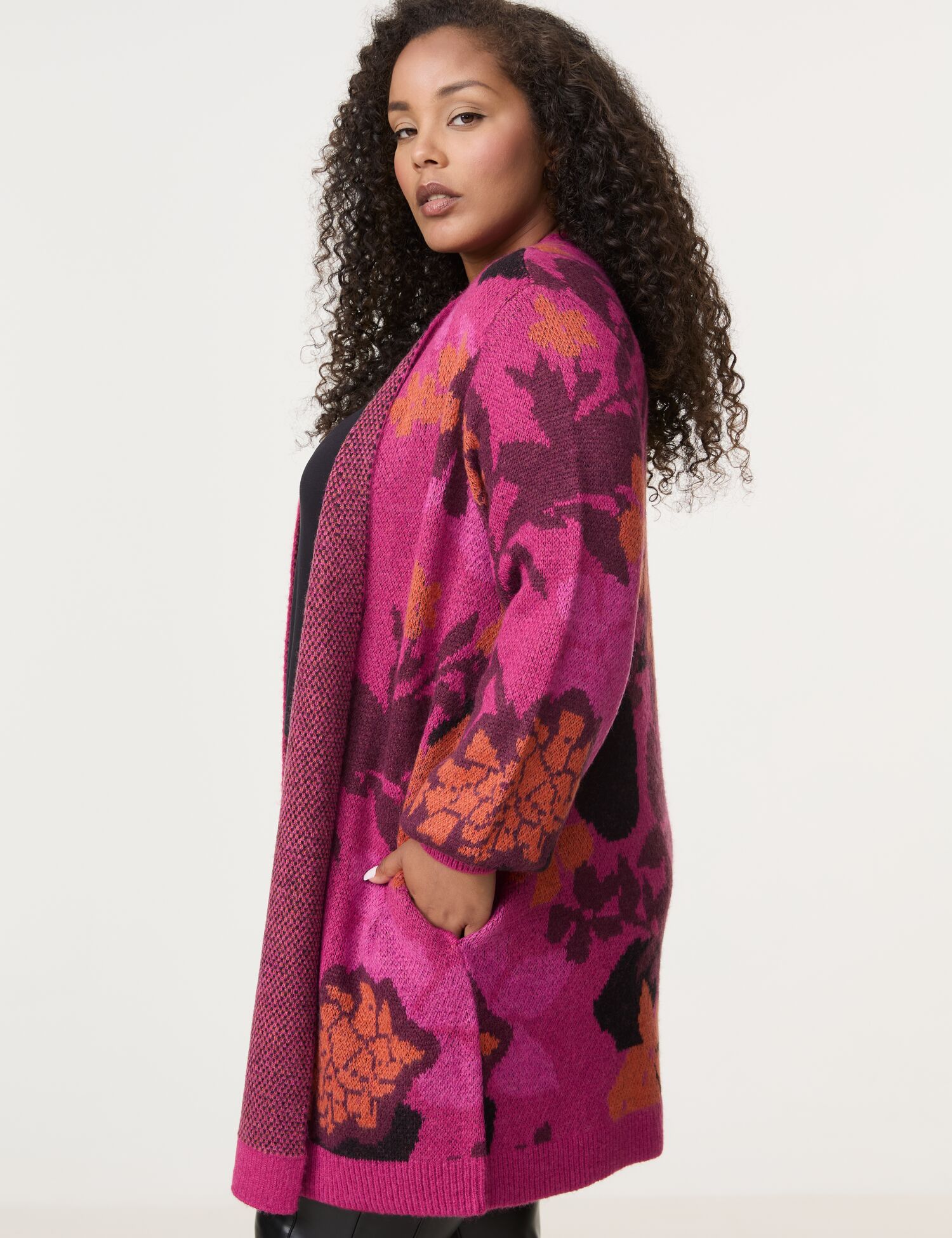 Lange Strickjacke mit Jacquardmuster