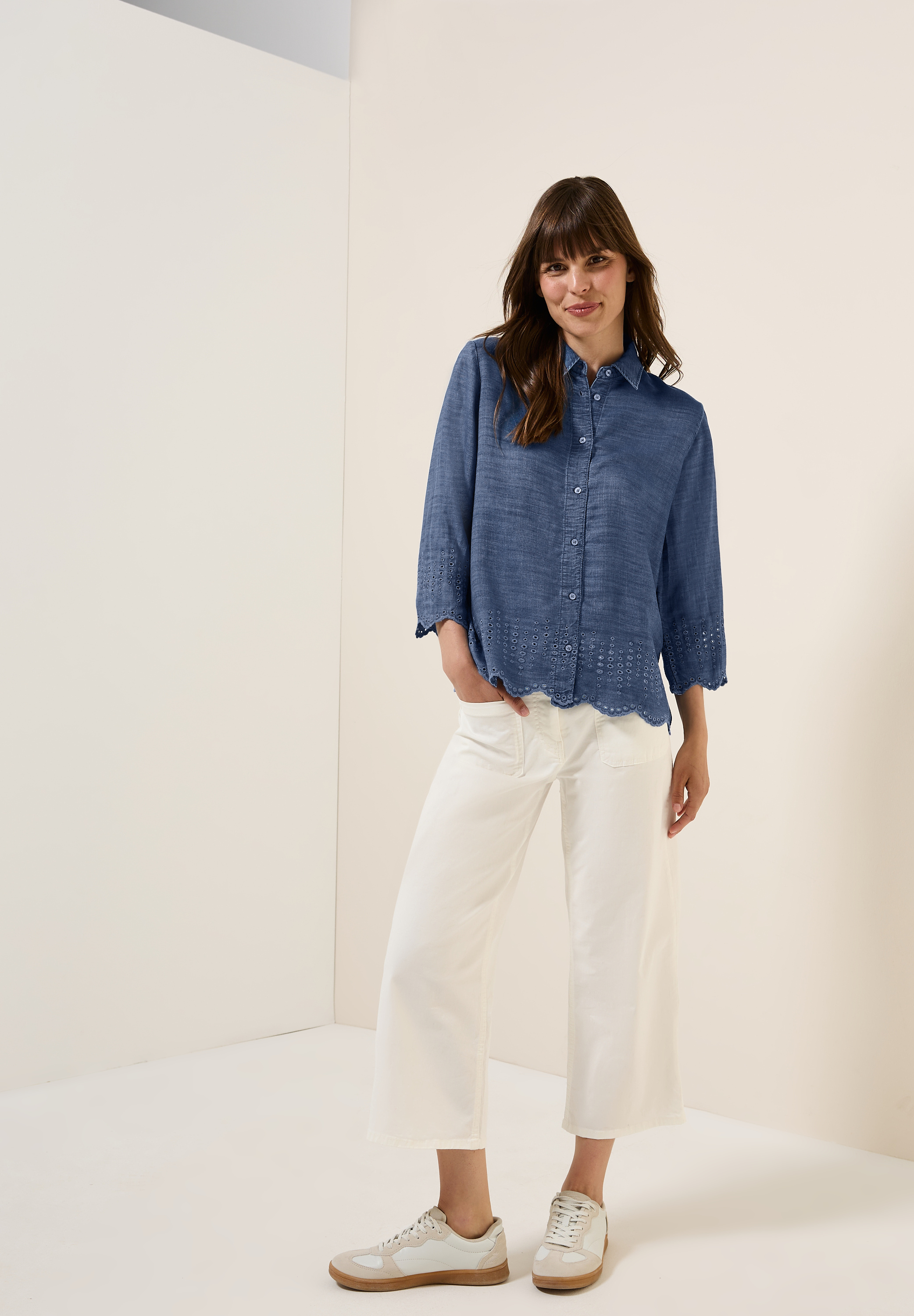 Lyocellbluse mit Stickerei