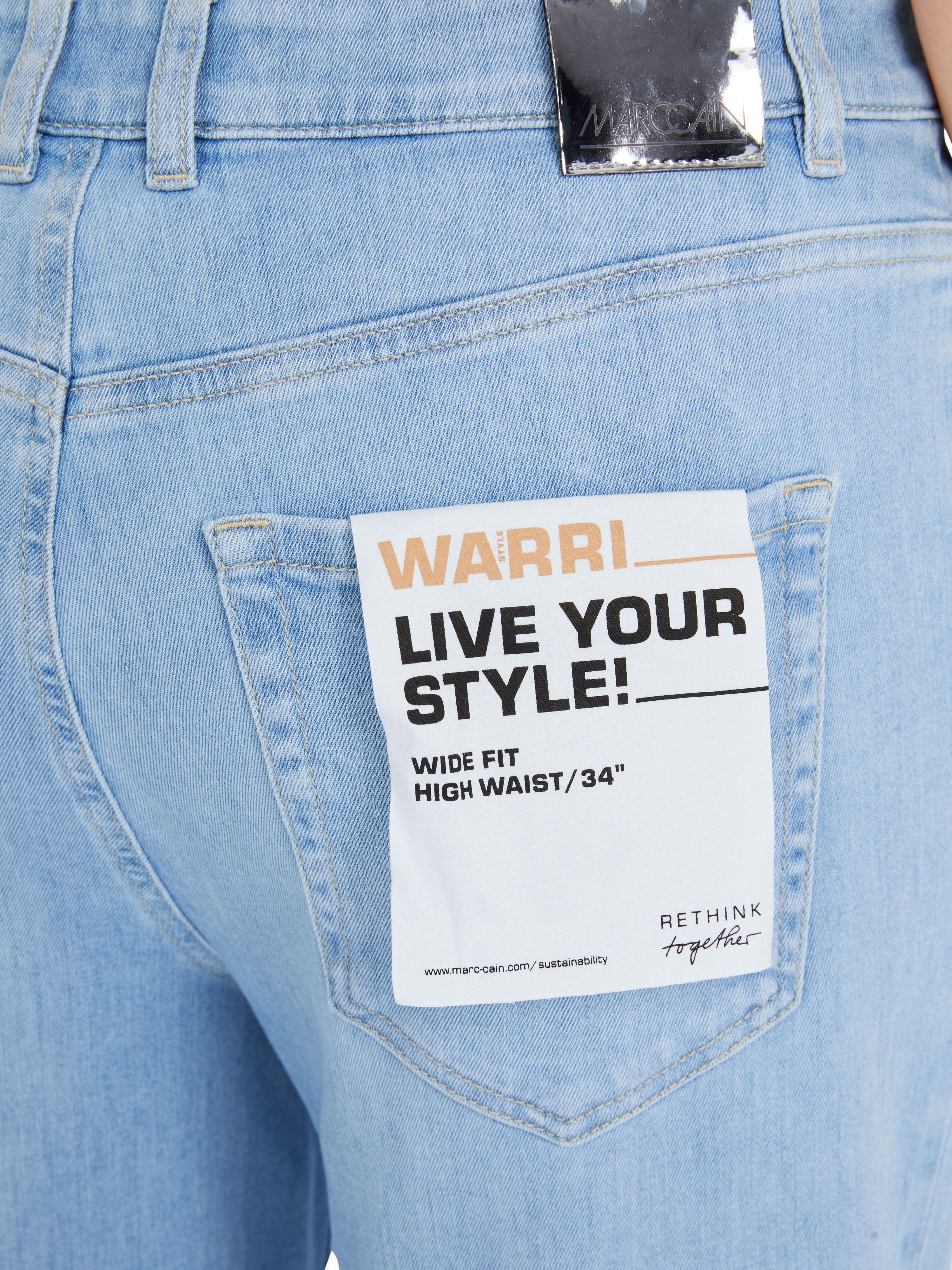 Modell WARRI aus Candiani Denim