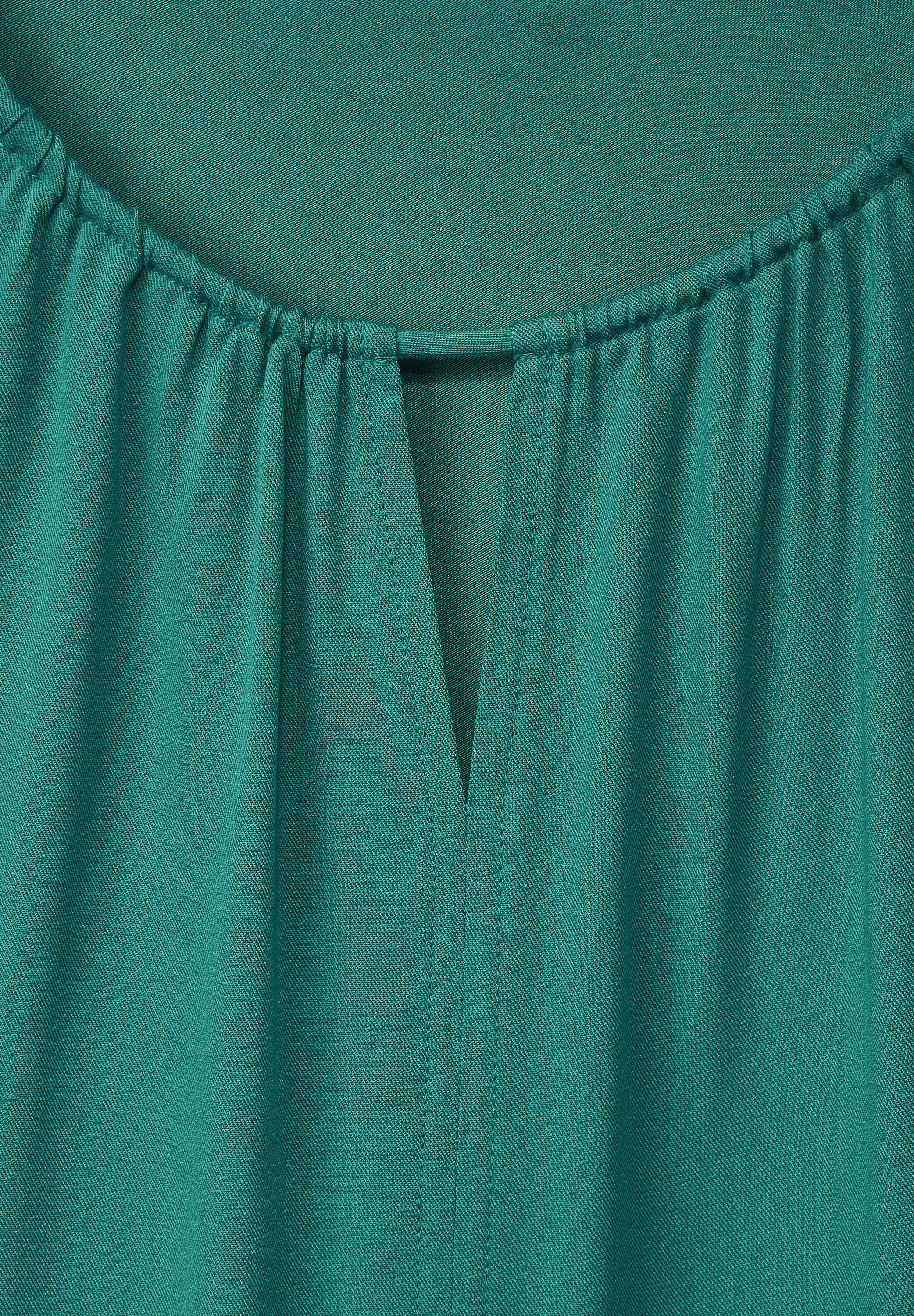 Materialmixshirt mit Cut-Out
