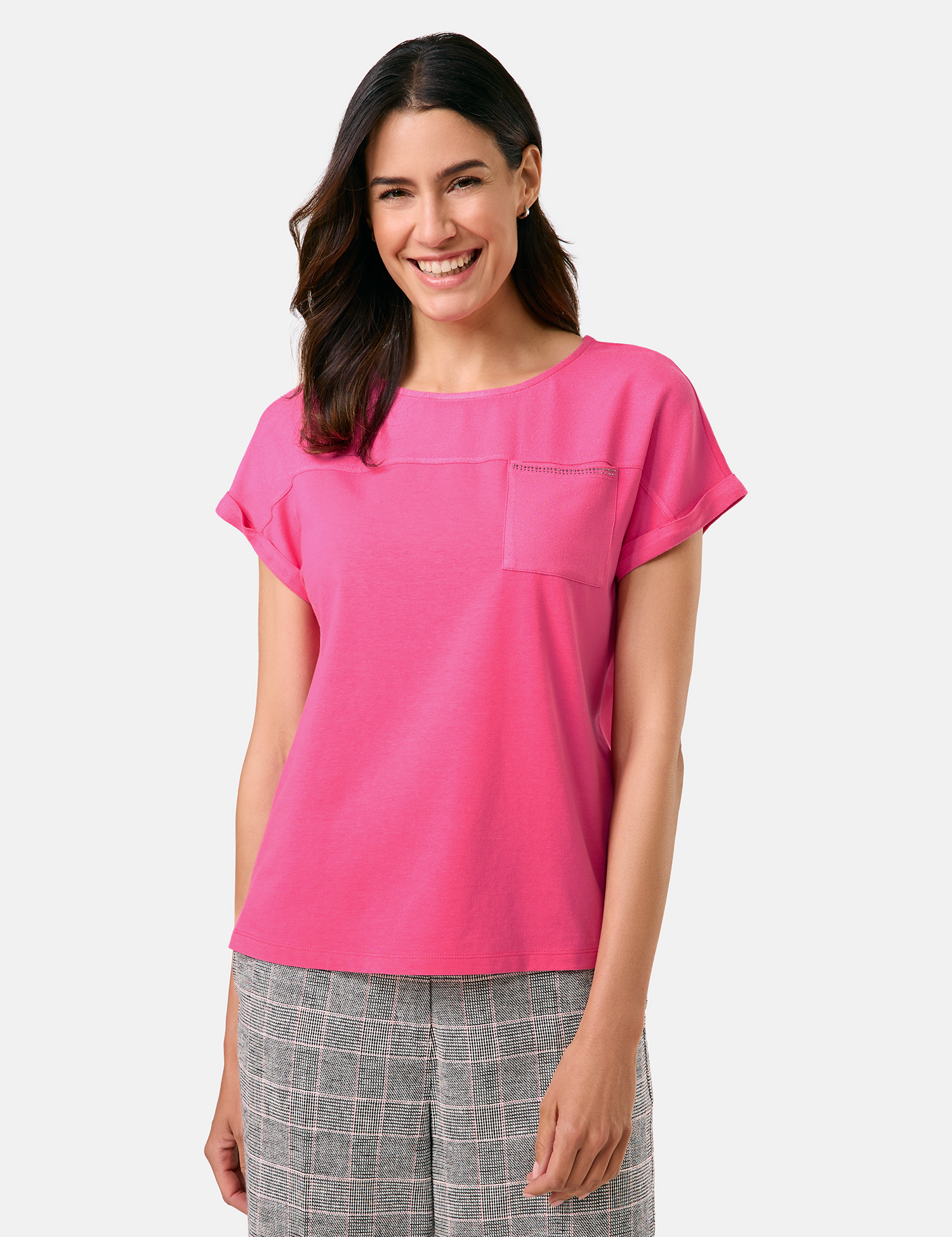 Kurzarmshirt mit Material-Patch und Ziersteinchen
