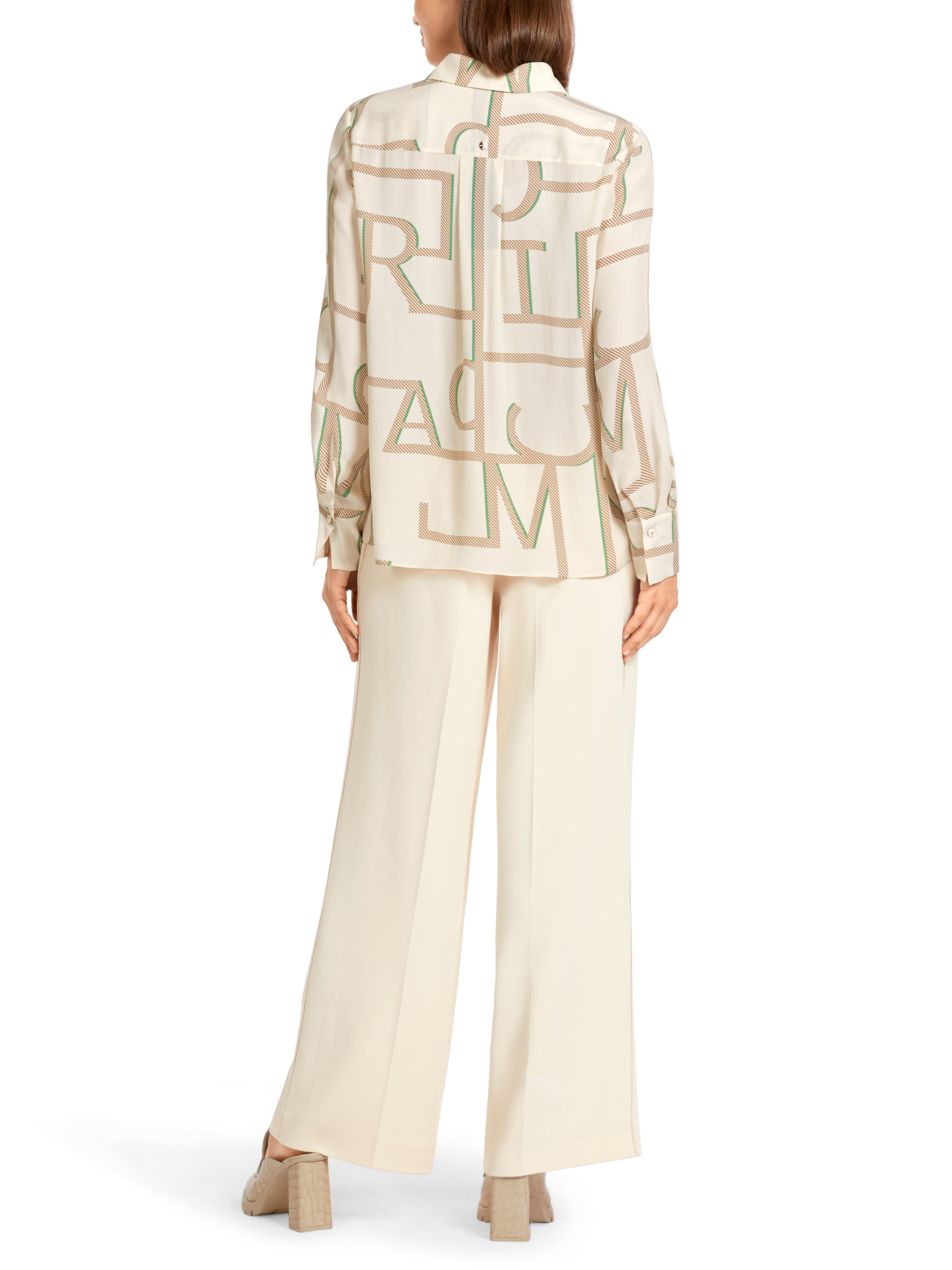 Bluse im MC-Schriftzug-Dessin