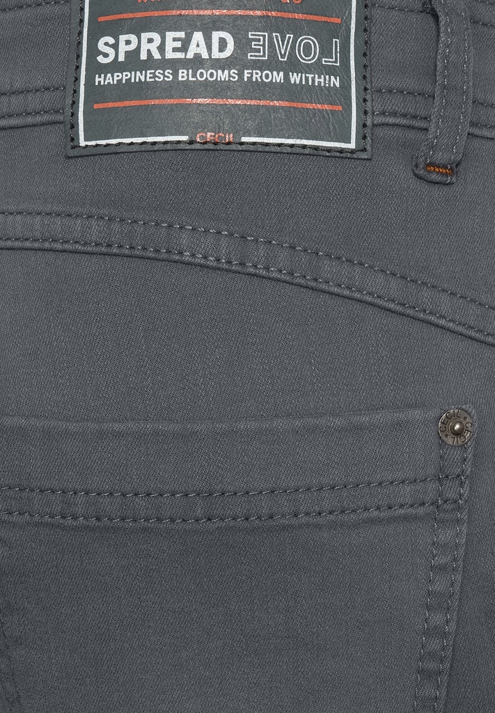 Slim Fit Hose in Inch 32