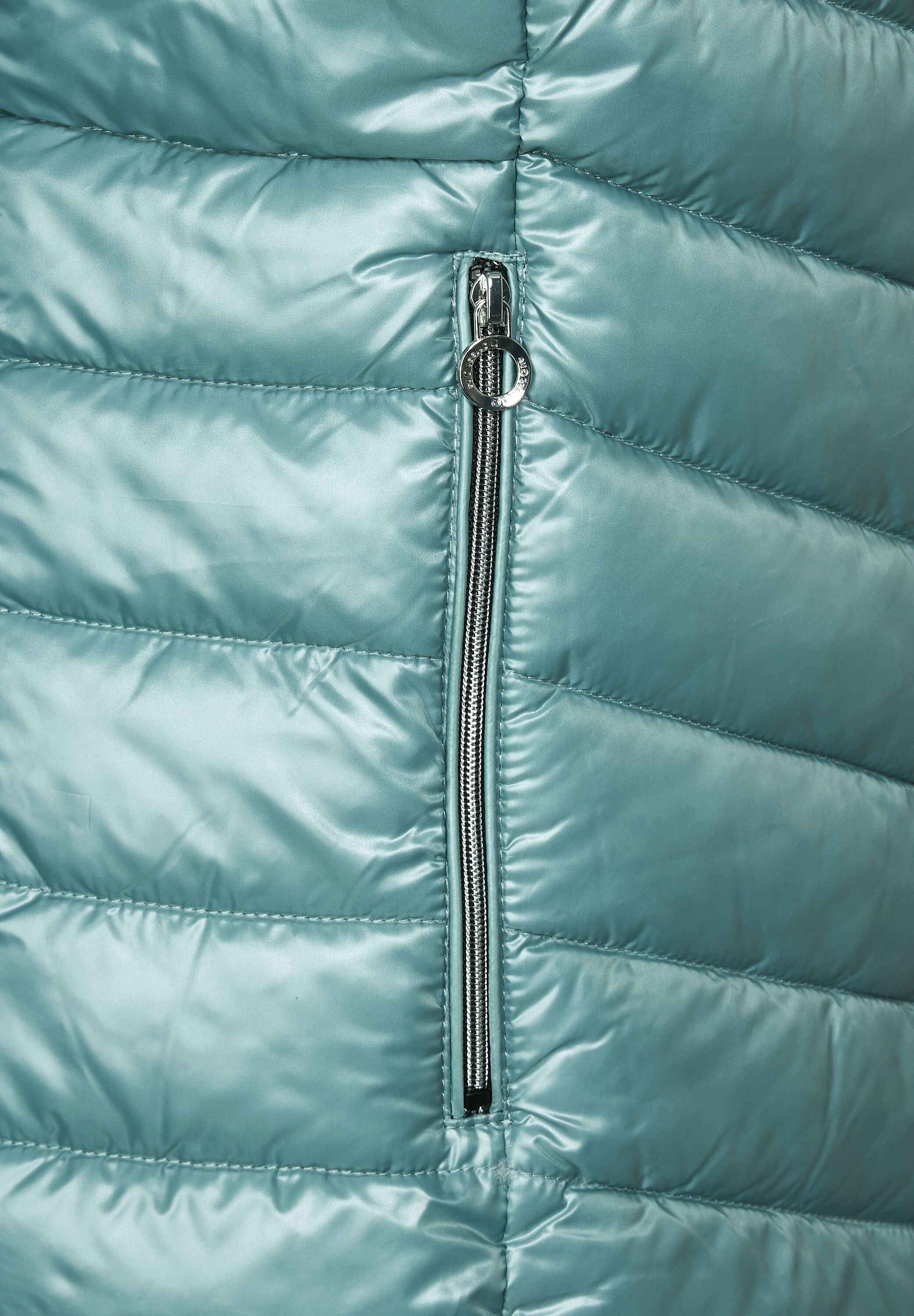 Kurze Steppjacke mit Kapuze
