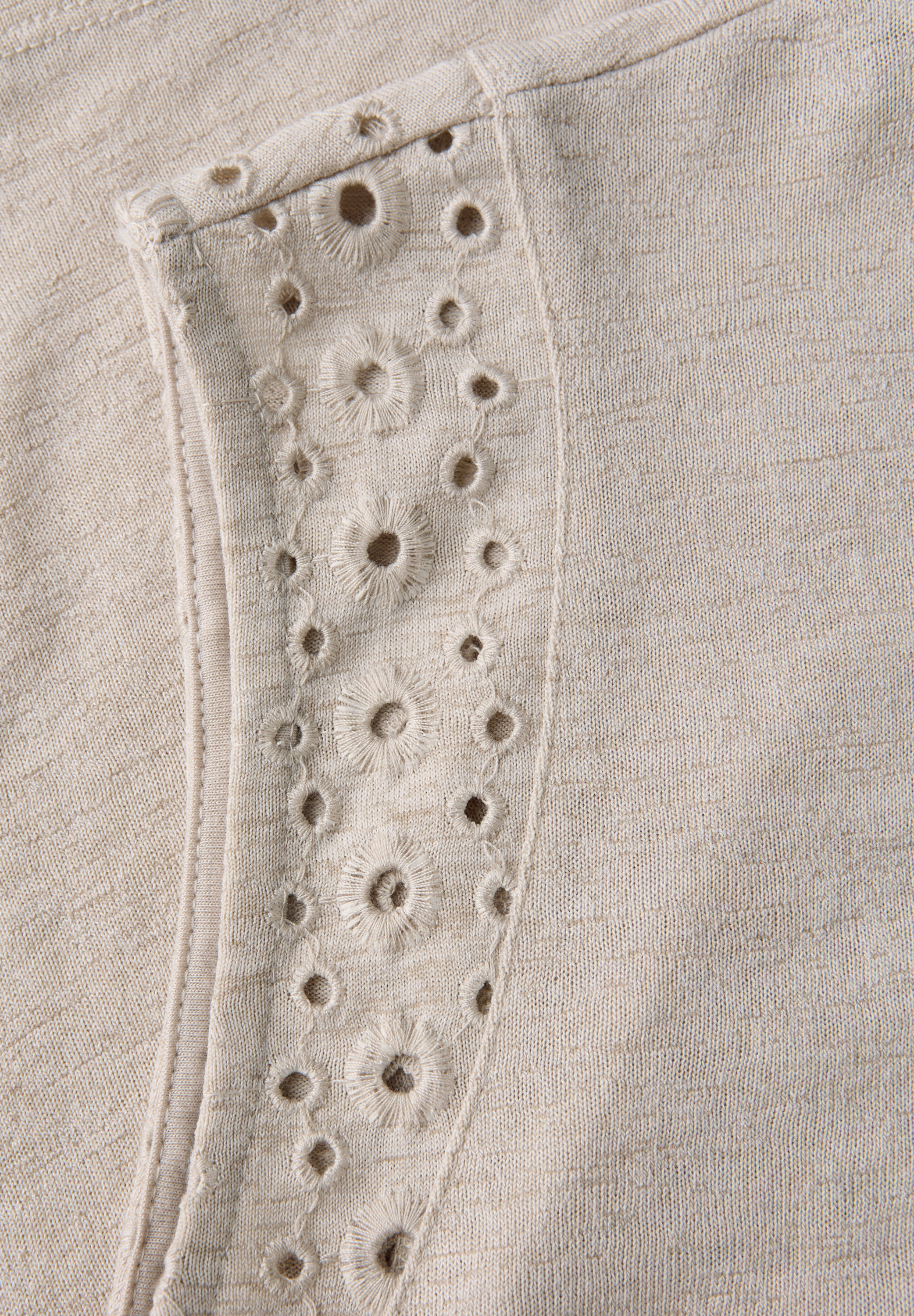 Shirt mit Stickdetails