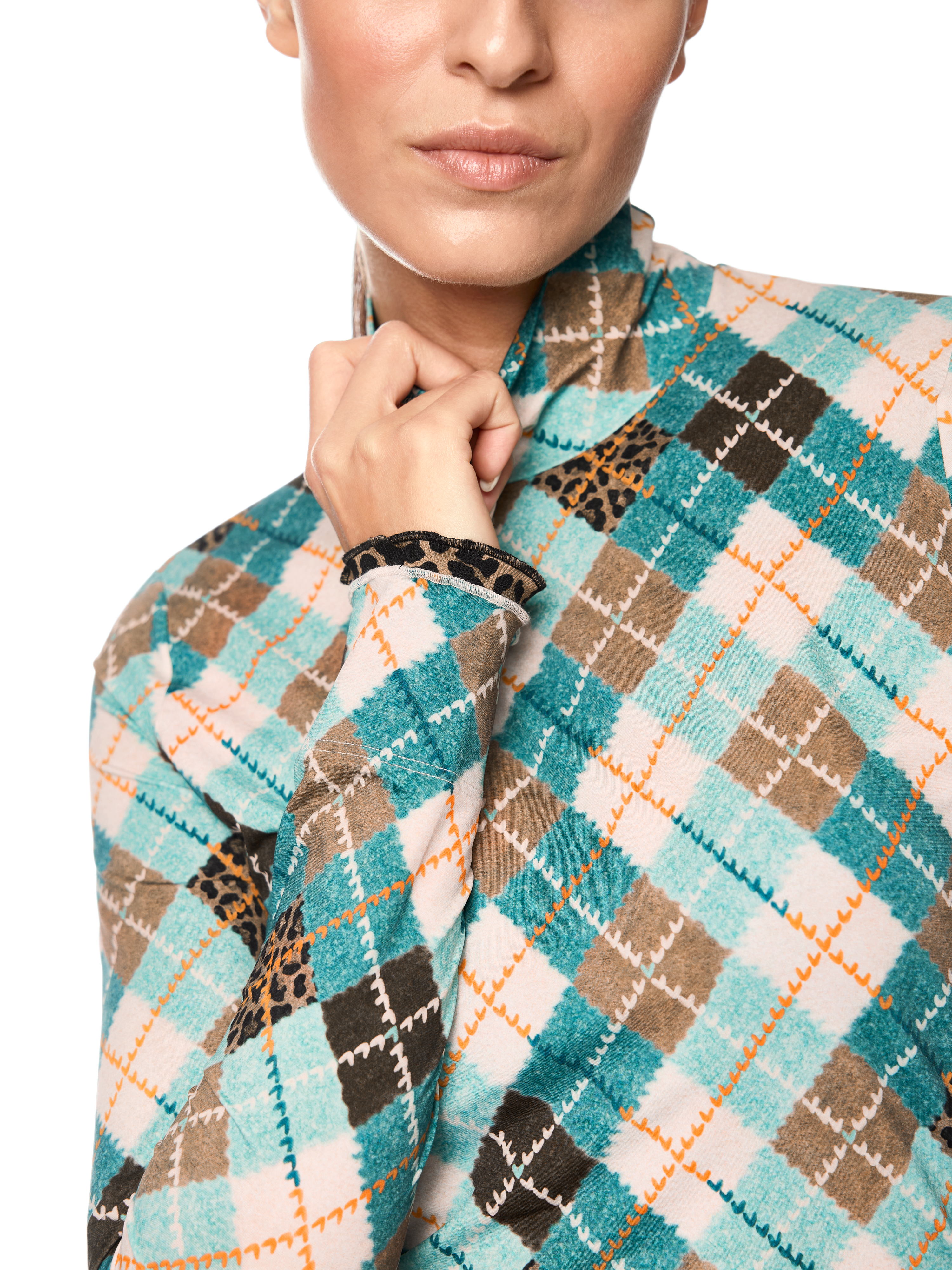 Tailliertes Langarmshirt mit Rollkragen