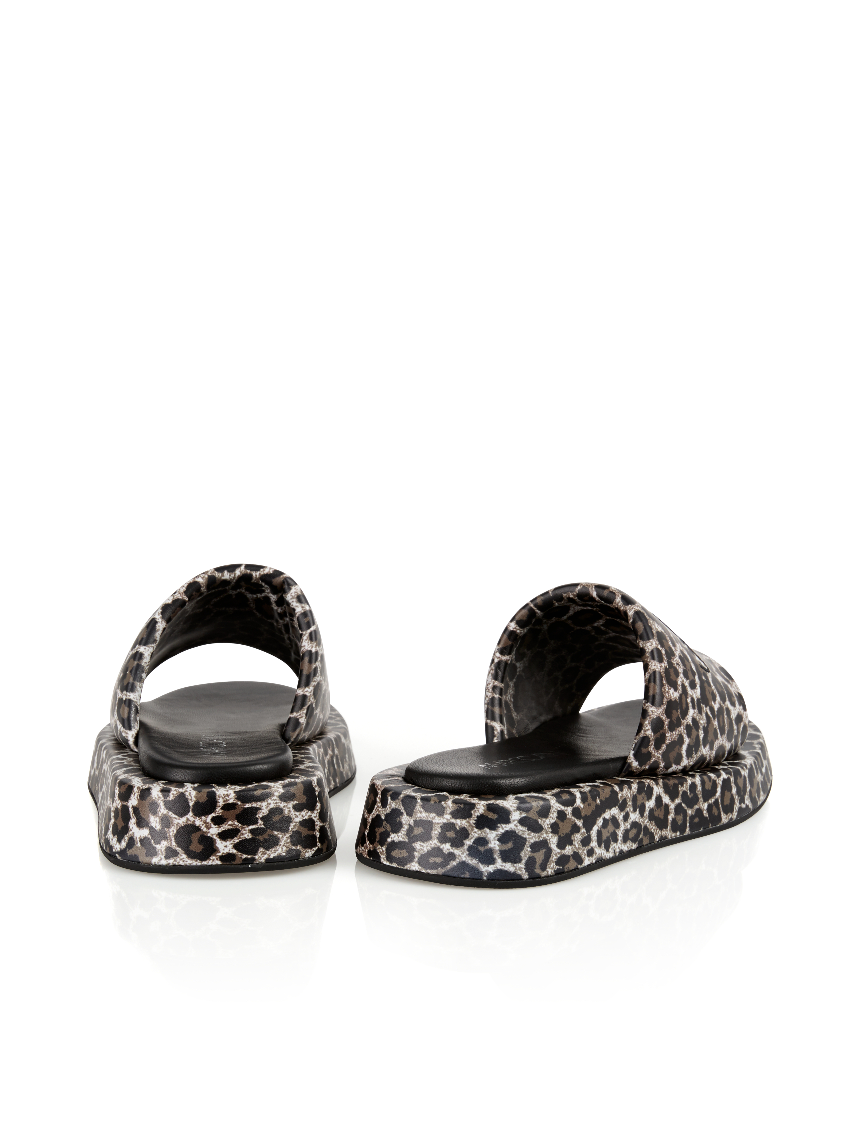 Sandalen im Leo-Dessin