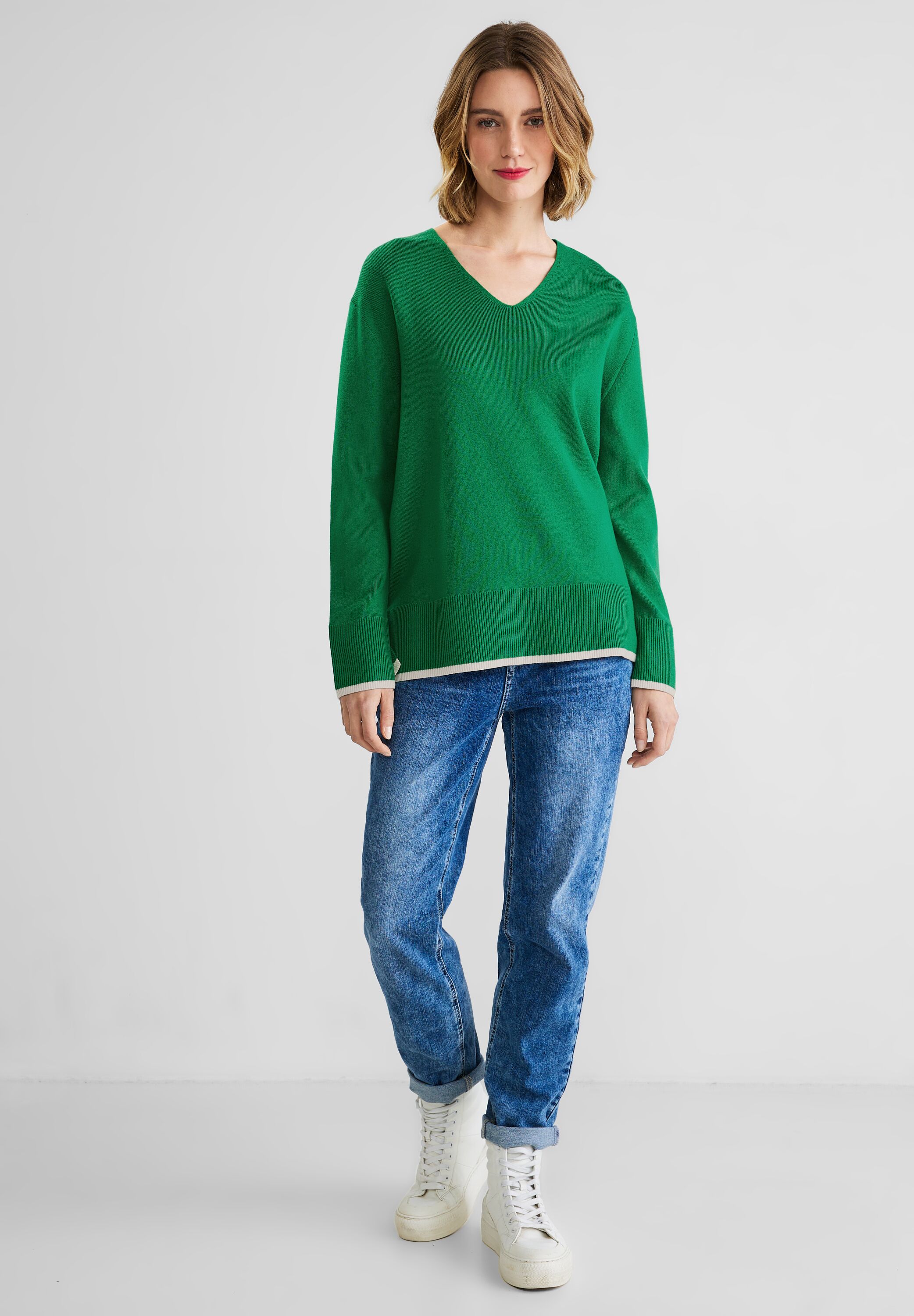 Pullover mit V-Ausschnitt