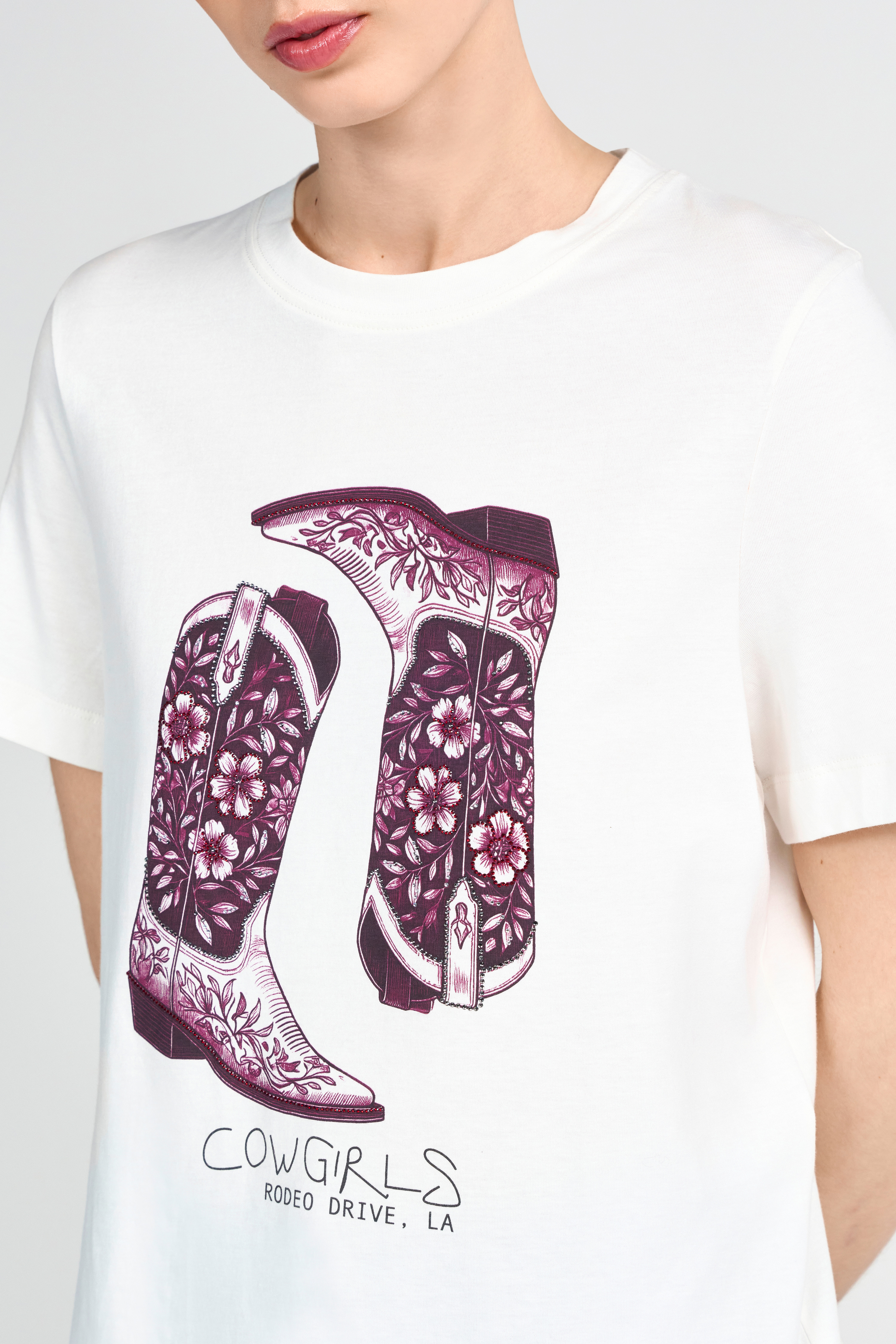 Elegant Fit T-Shirt Cow Girl Boots