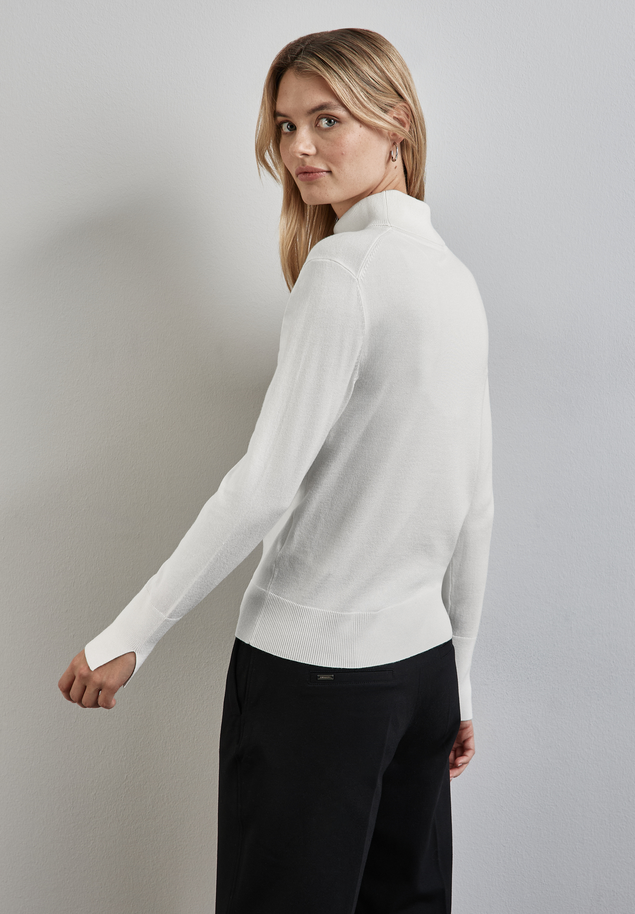 Basic Rollkragen-Pullover