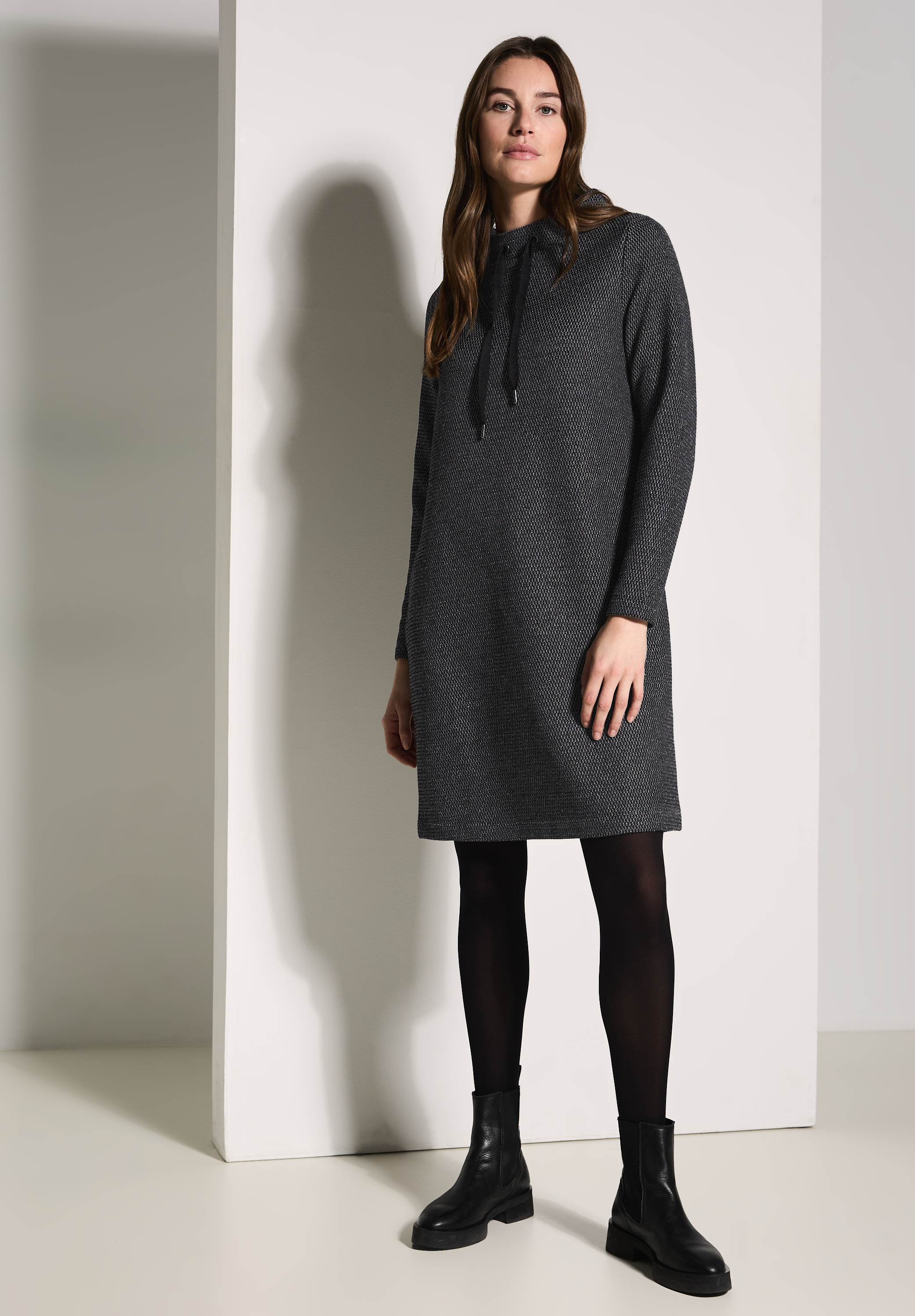 Bouclé-Kleid