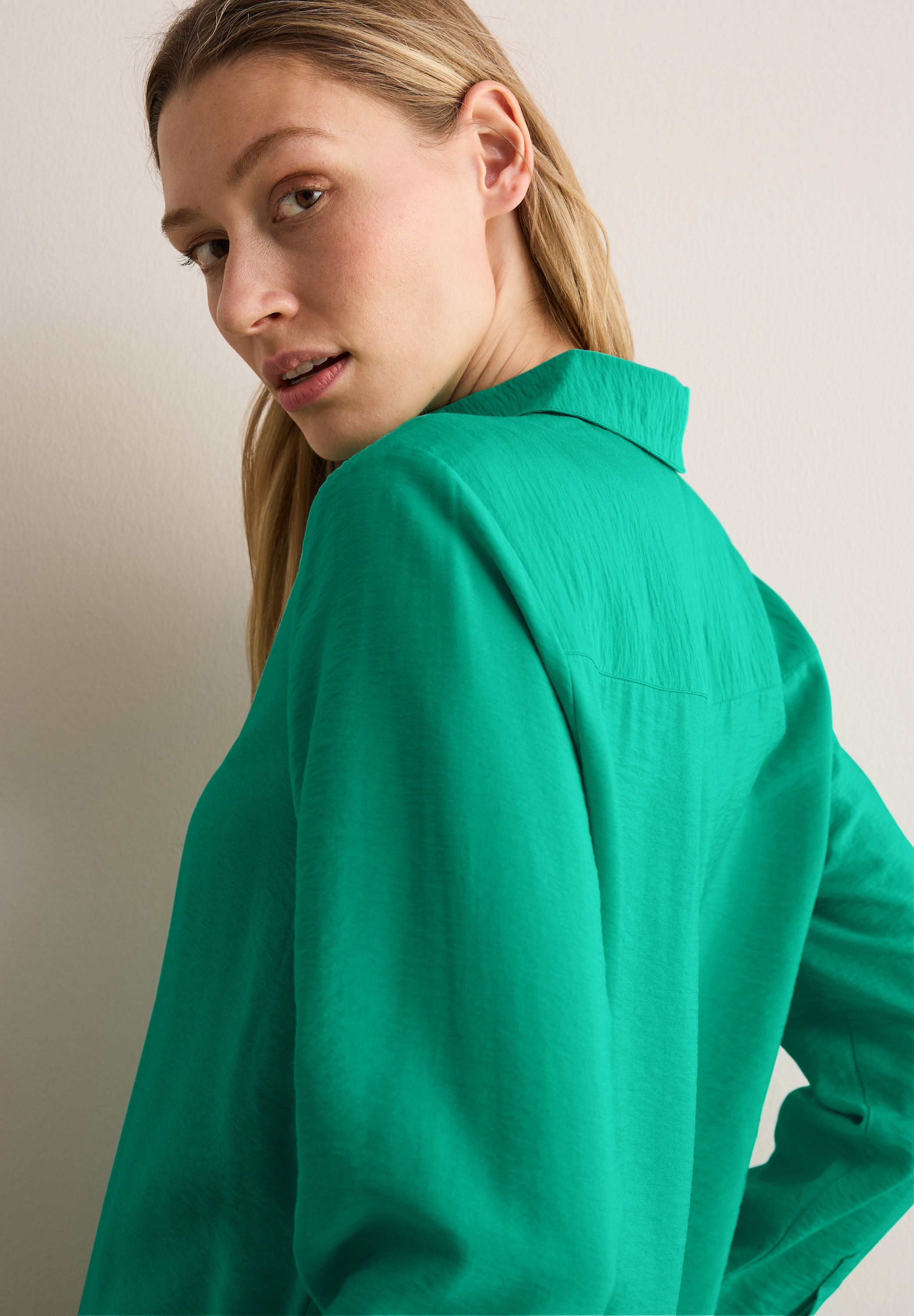 Bluse in Unifarbe