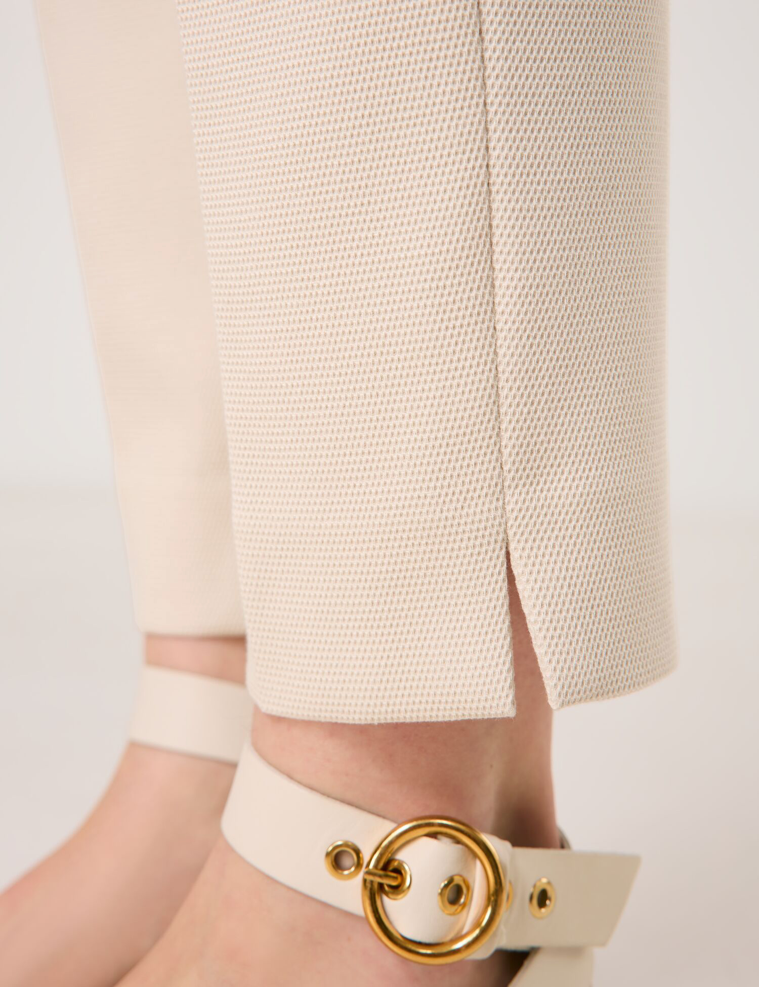 Bundlose Stretchhose mit Strukturoptik