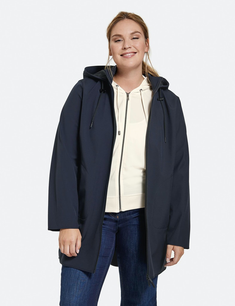 Wind- und wasserabweisende Softshelljacke