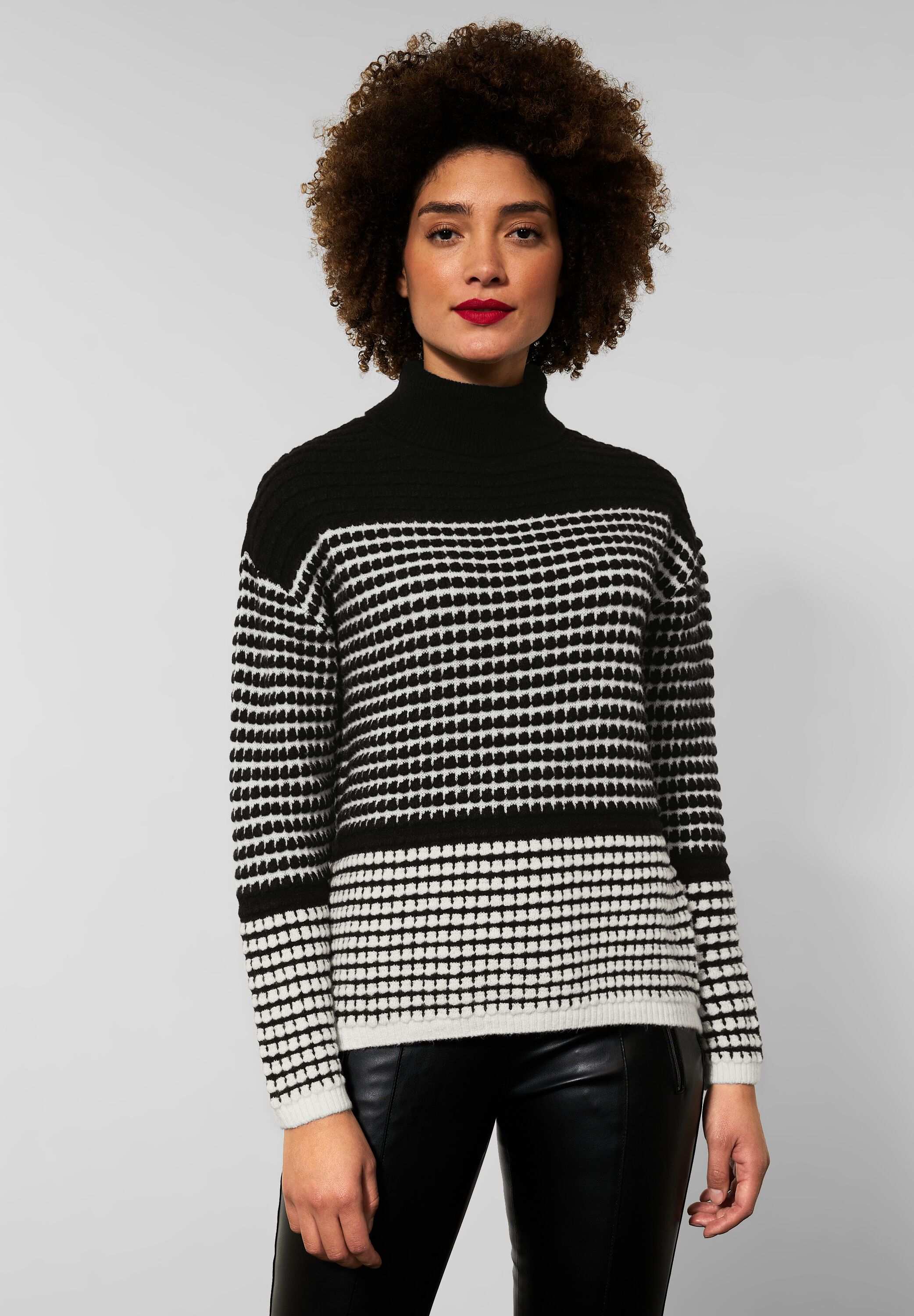 Strukturierter Pullover