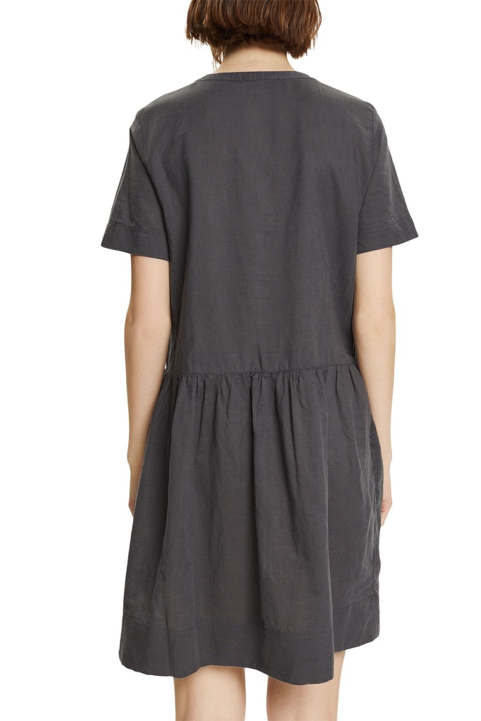 Aus Leinen-Mix: Kleid mit Knopfleiste