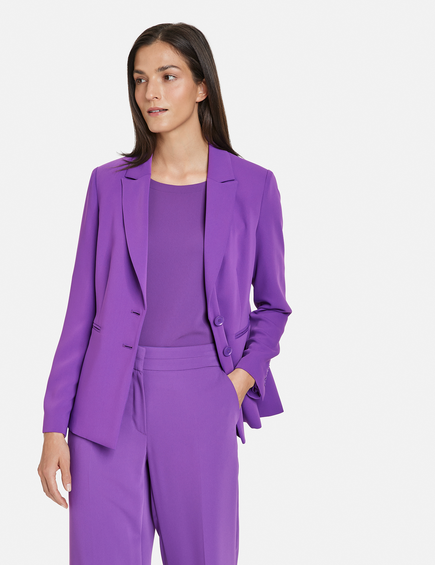 Femininer Blazer aus fließender Qualität