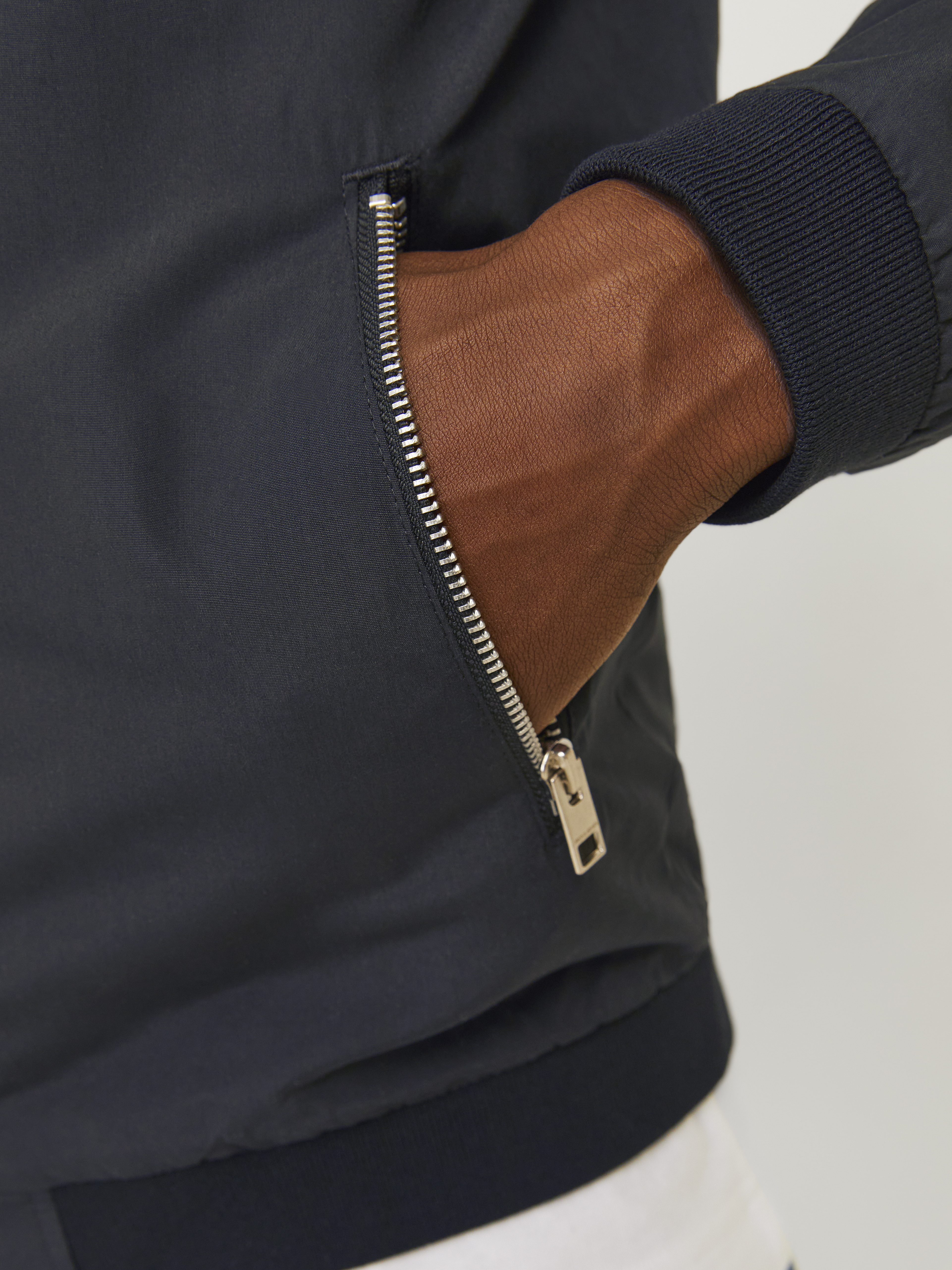 JJERUSH BOMBER NOOS