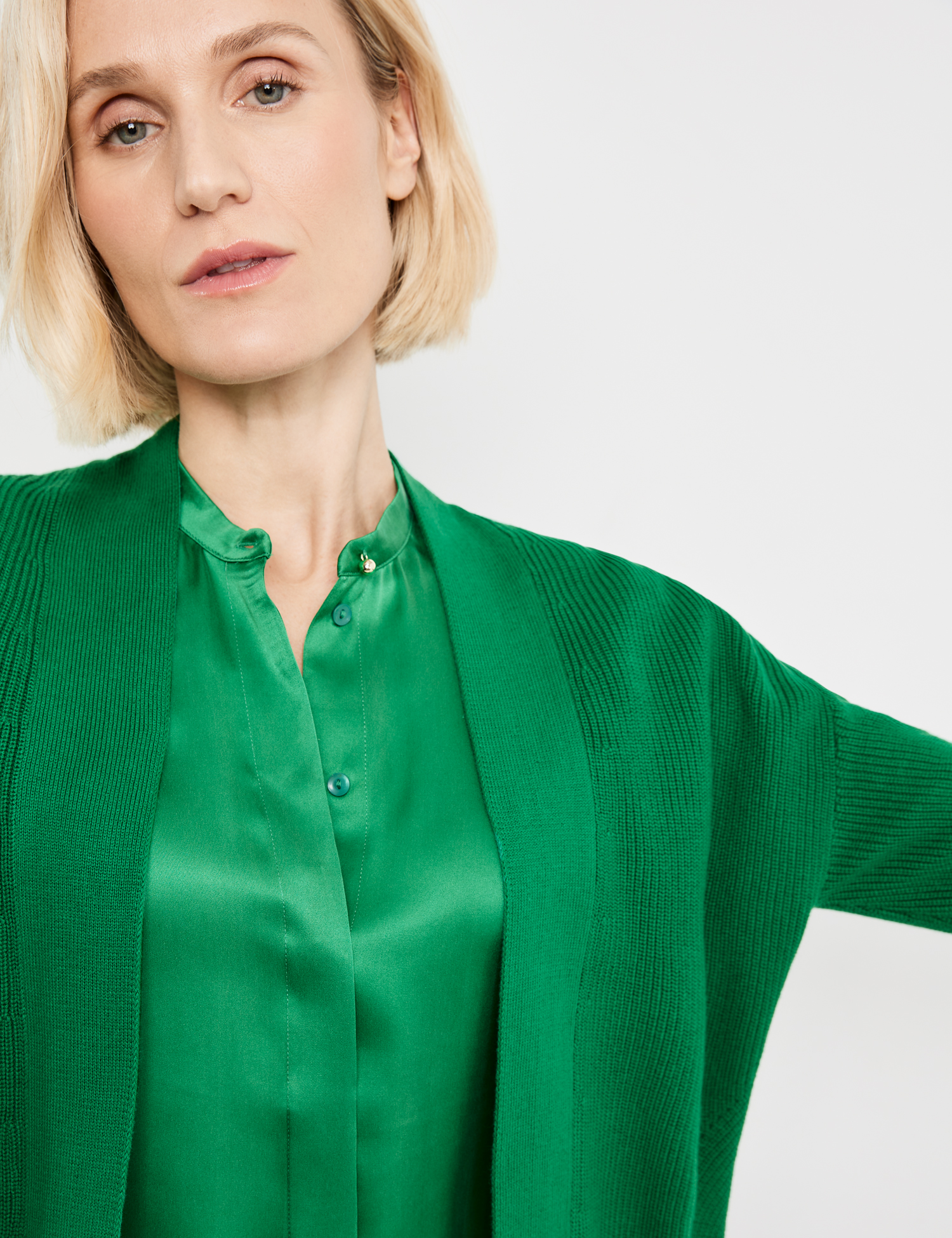 Offene Strickjacke