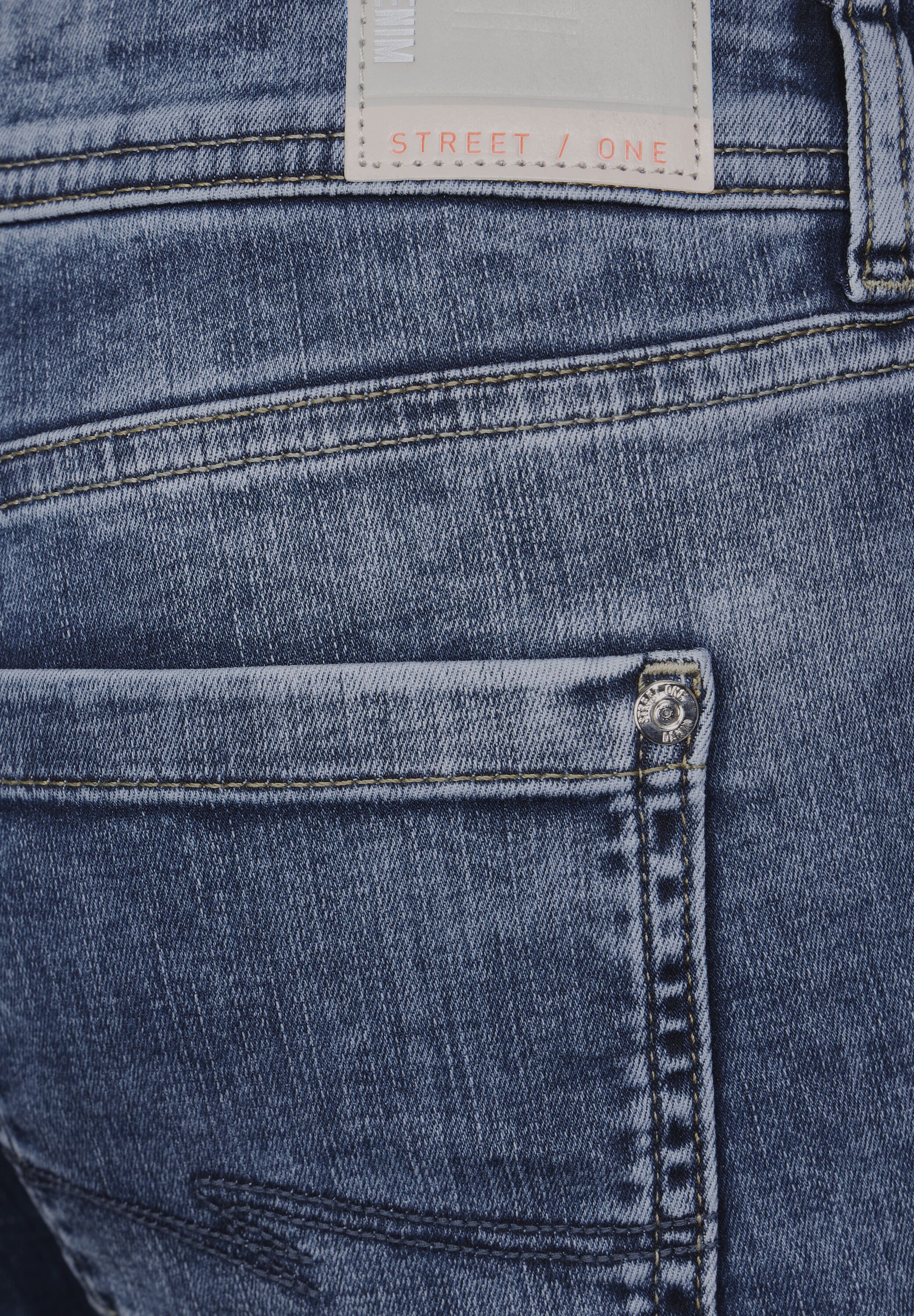Casual Fit Jeans