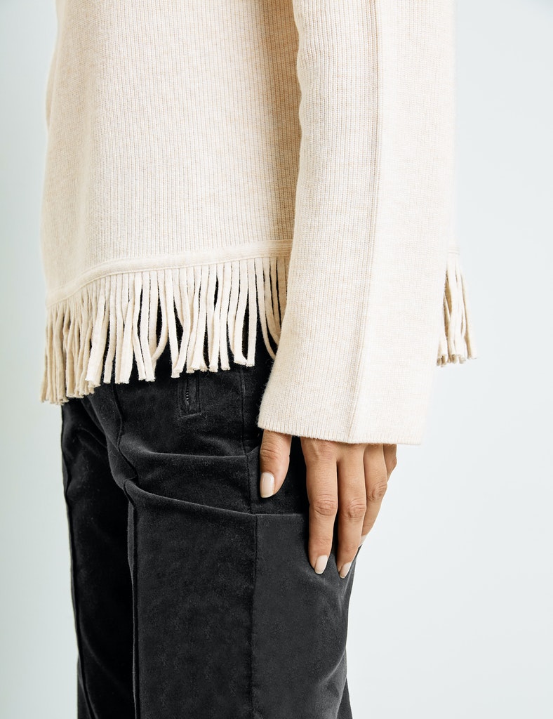 Pullover mit Fransensaum